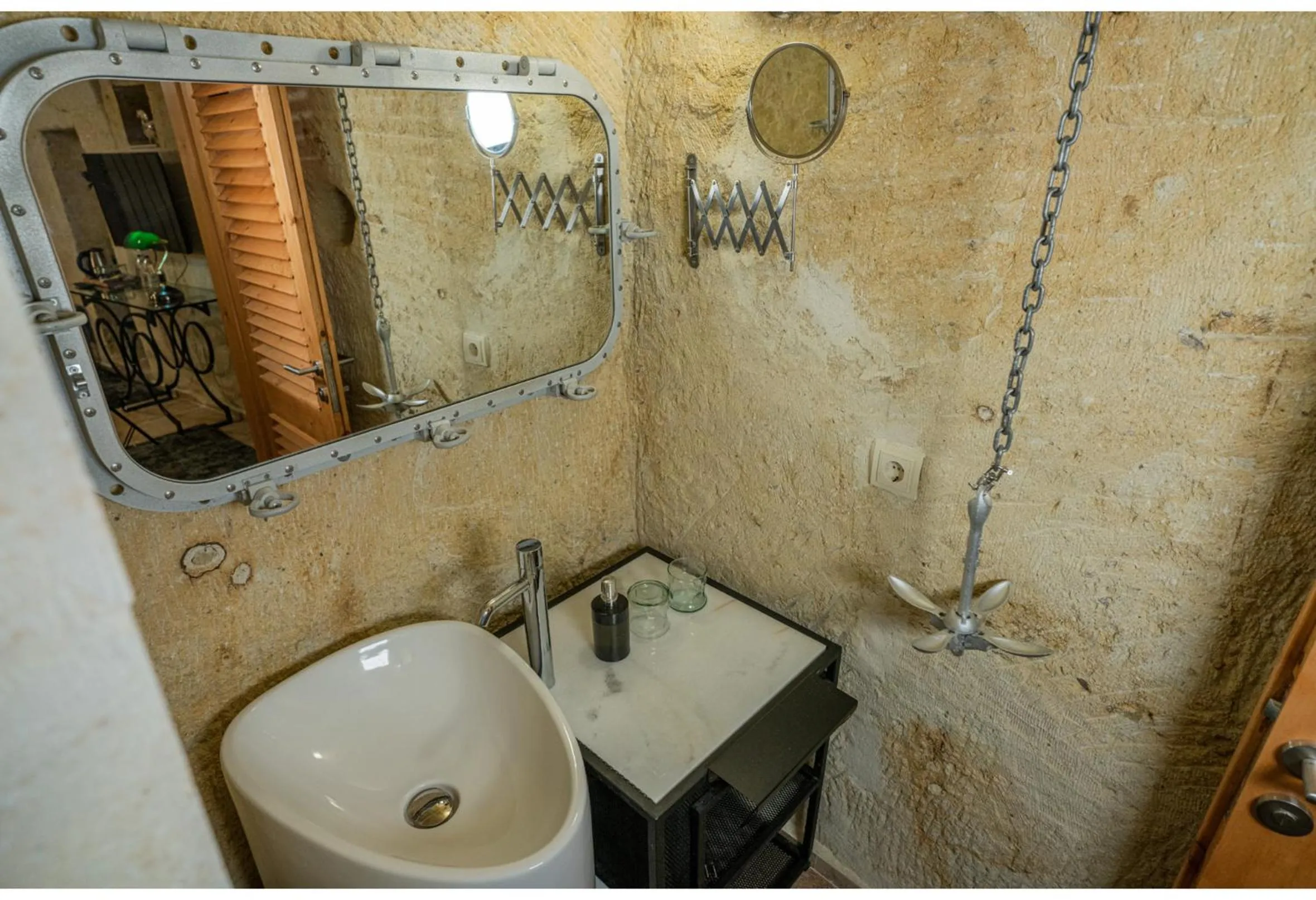 Toilet in Bala Cave House