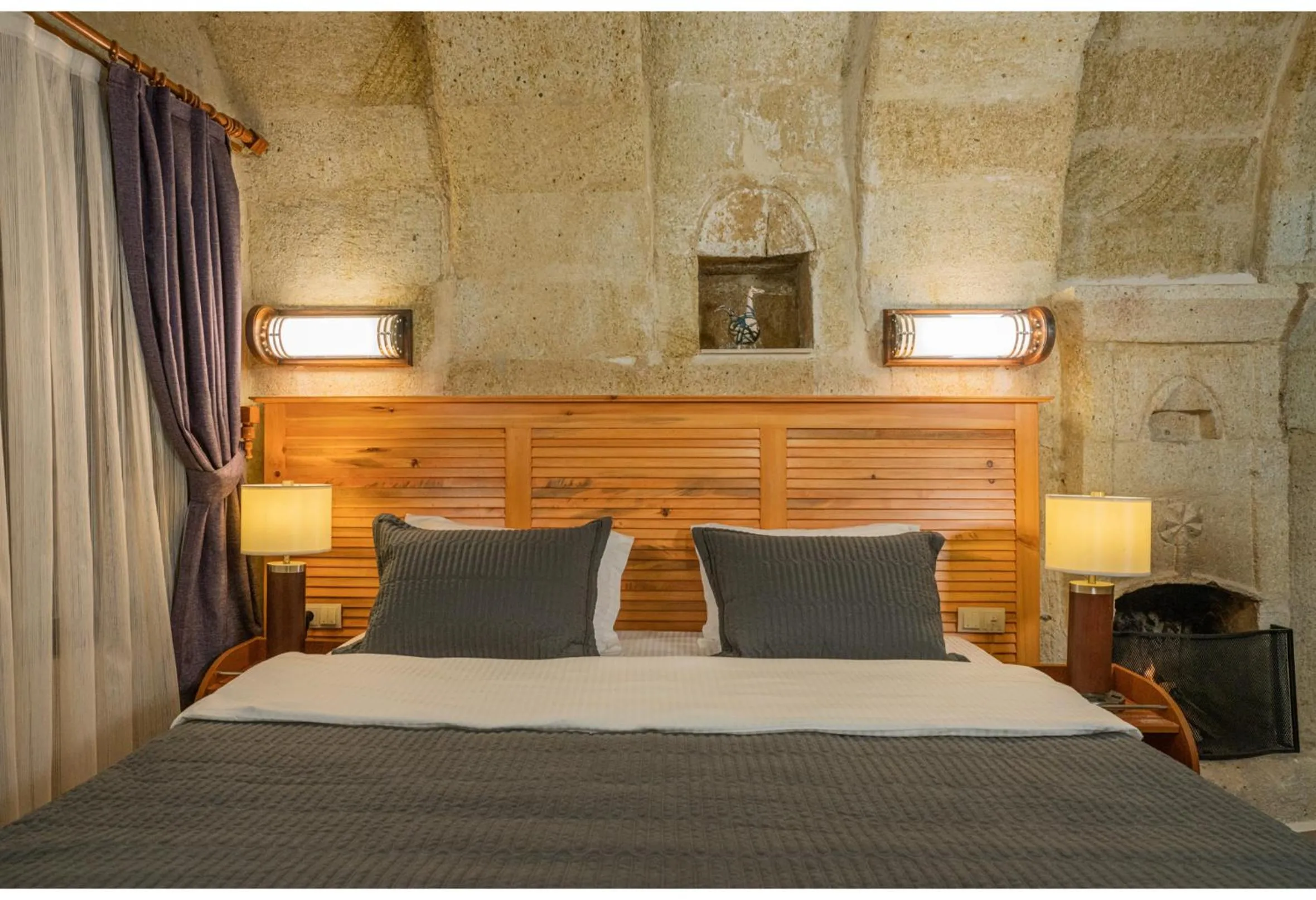 Photo of the whole room in Bala Cave House