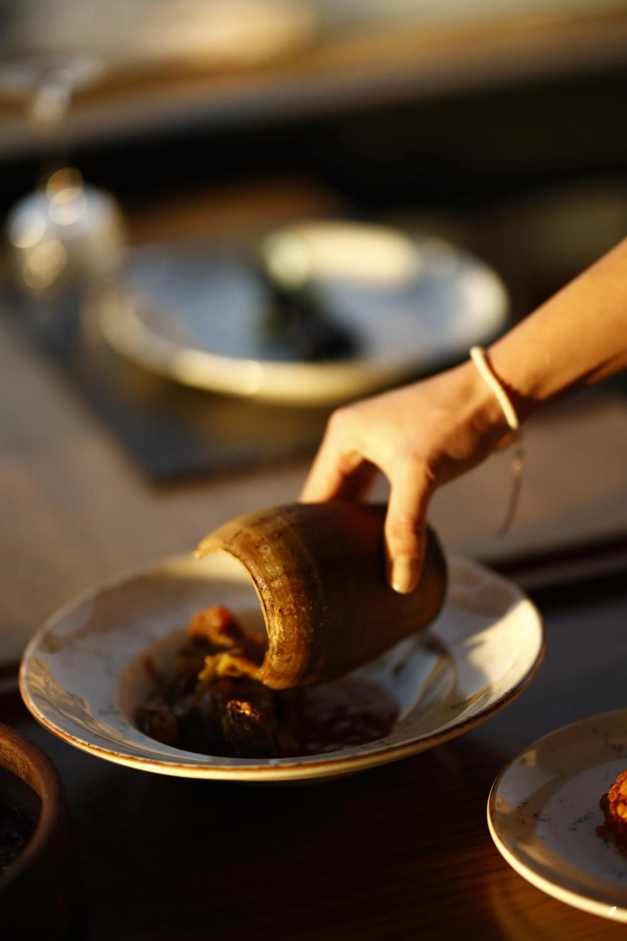 Restaurant/places to eat in Bala Cave House