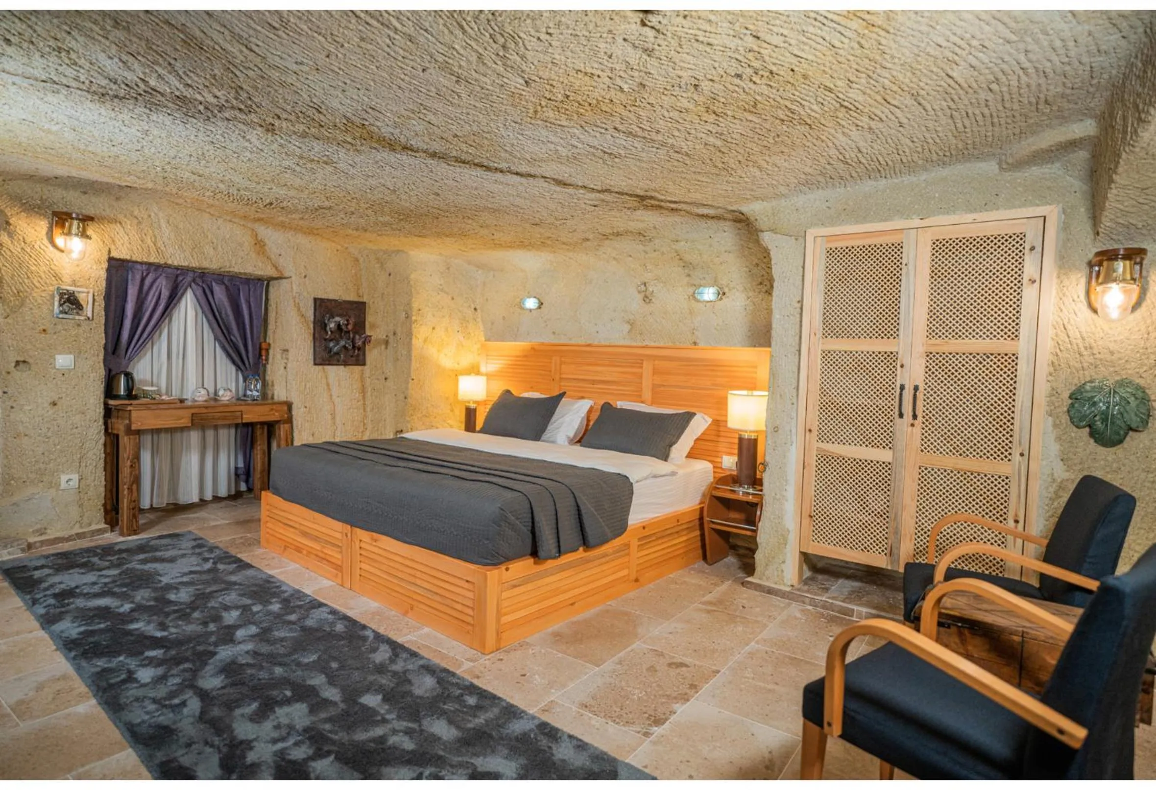 Photo of the whole room in Bala Cave House