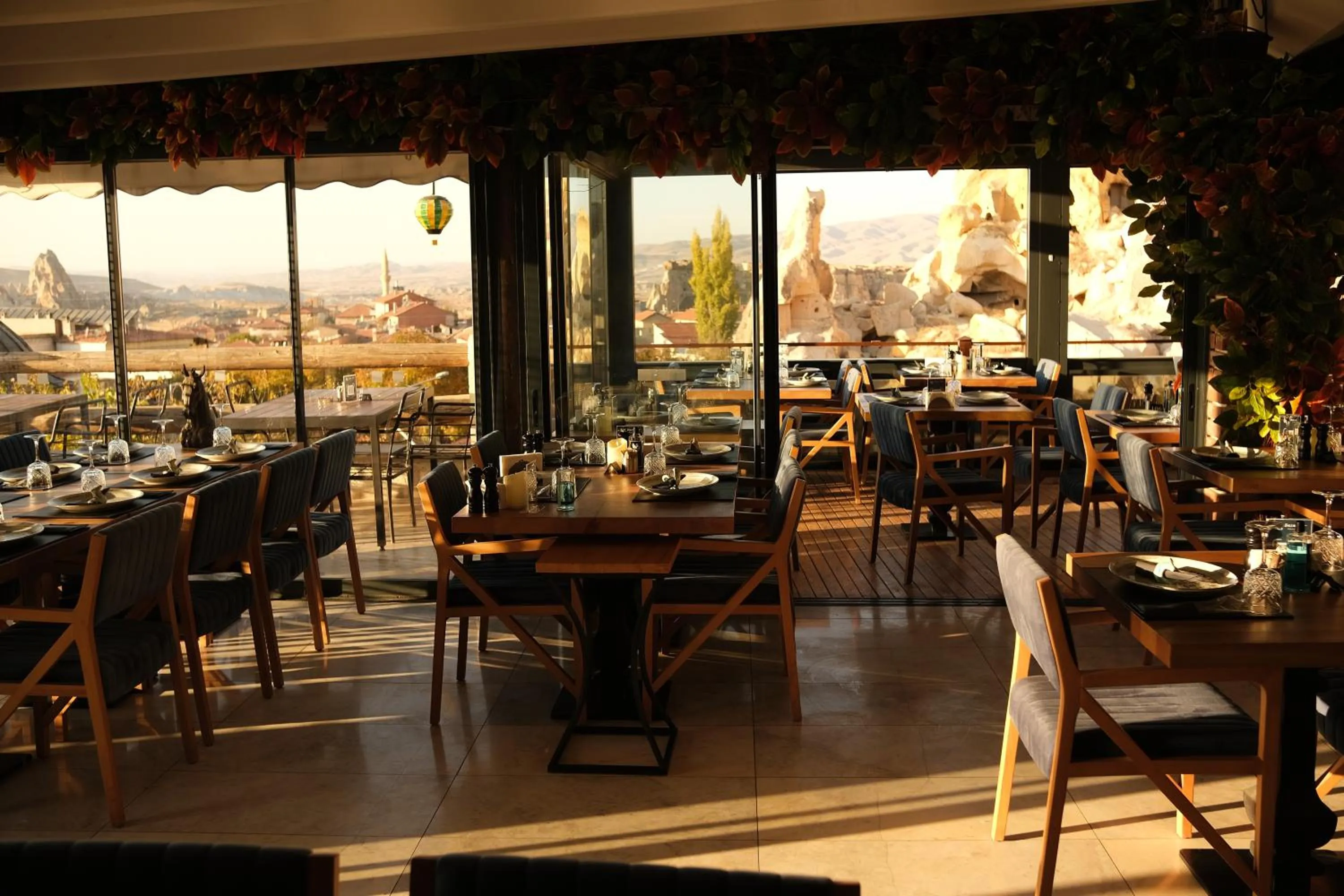 Restaurant/places to eat in Bala Cave House