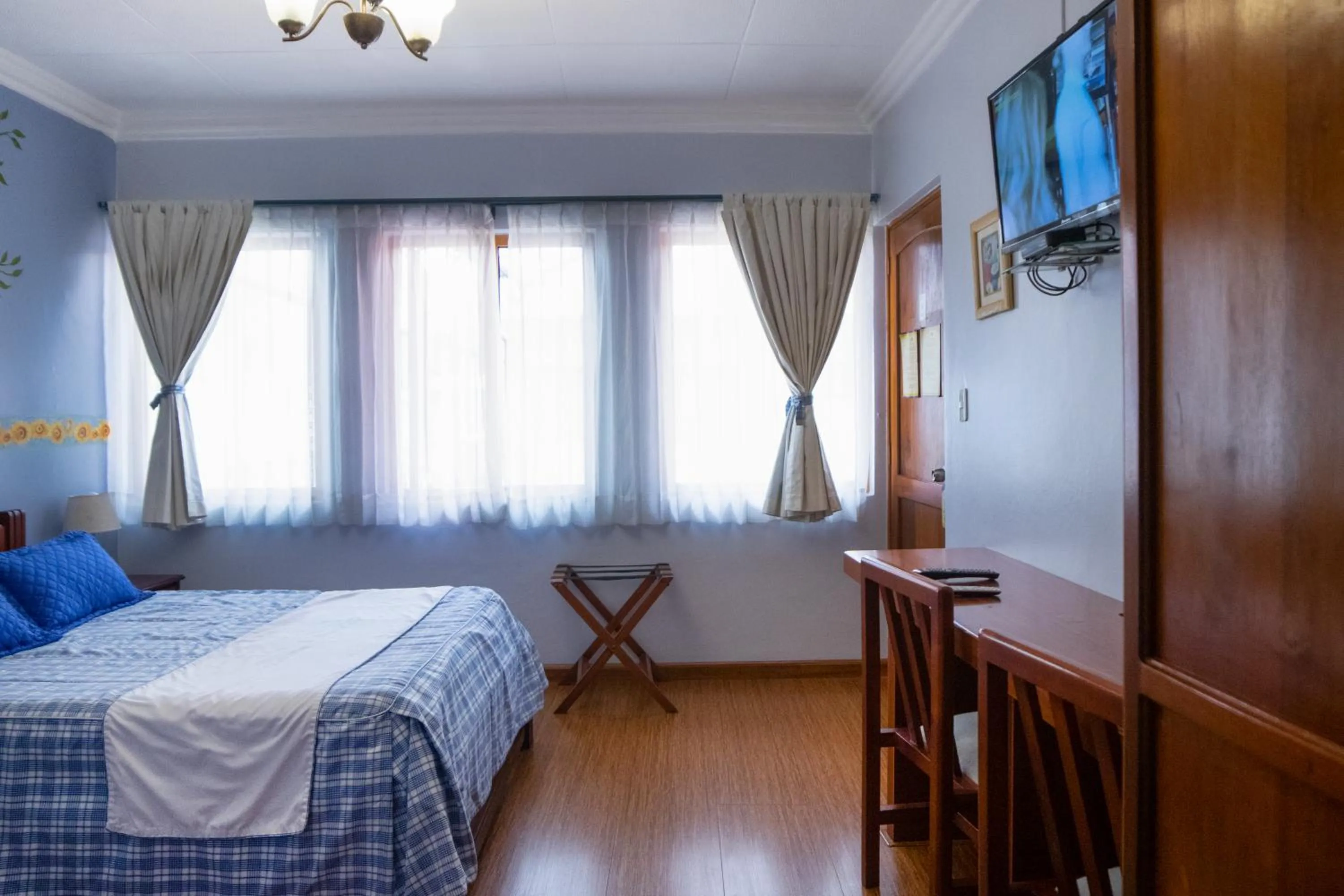 TV and multimedia, Bed in Hotel Posada del Angel