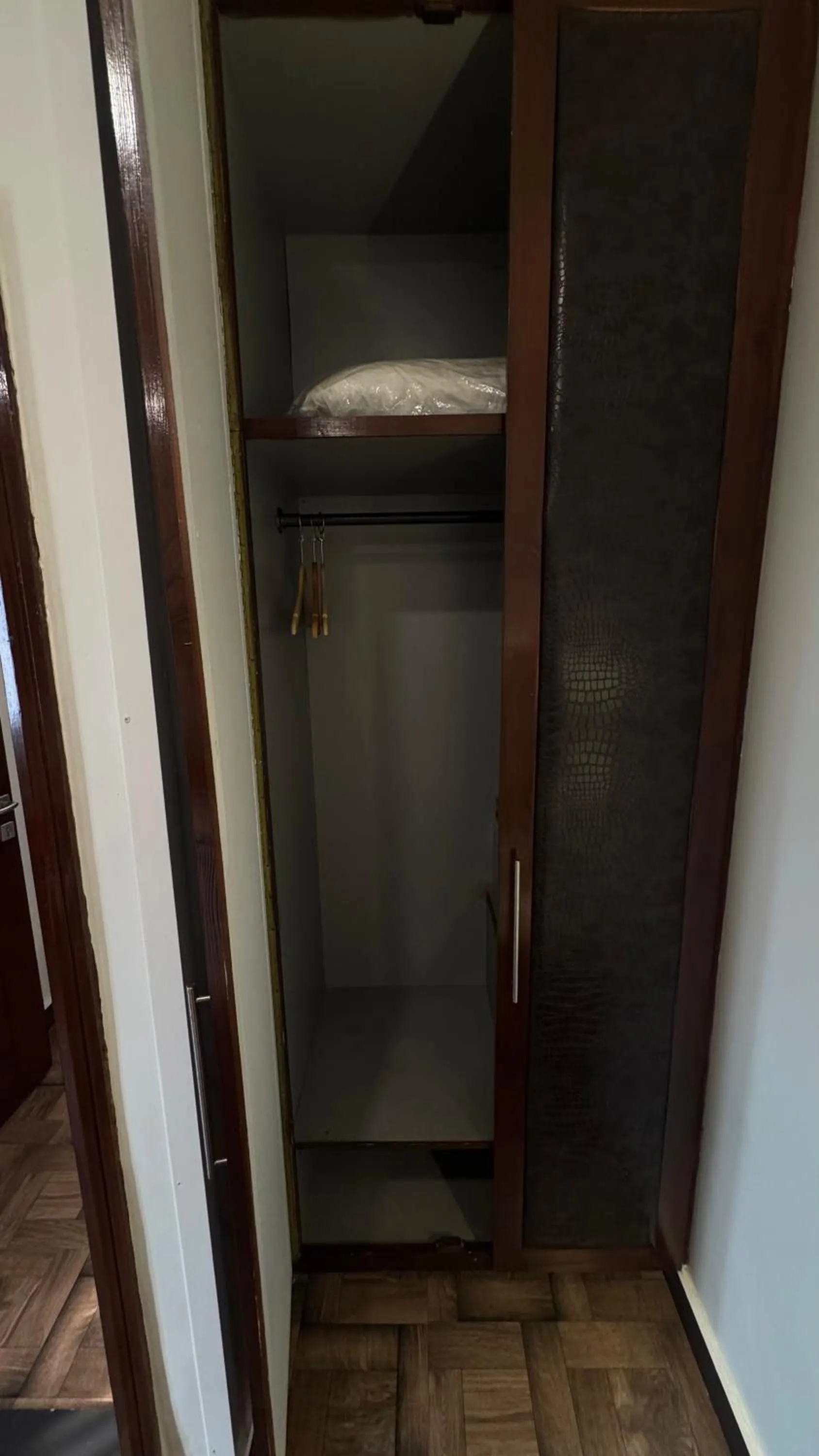 wardrobe in OBAN Hotel