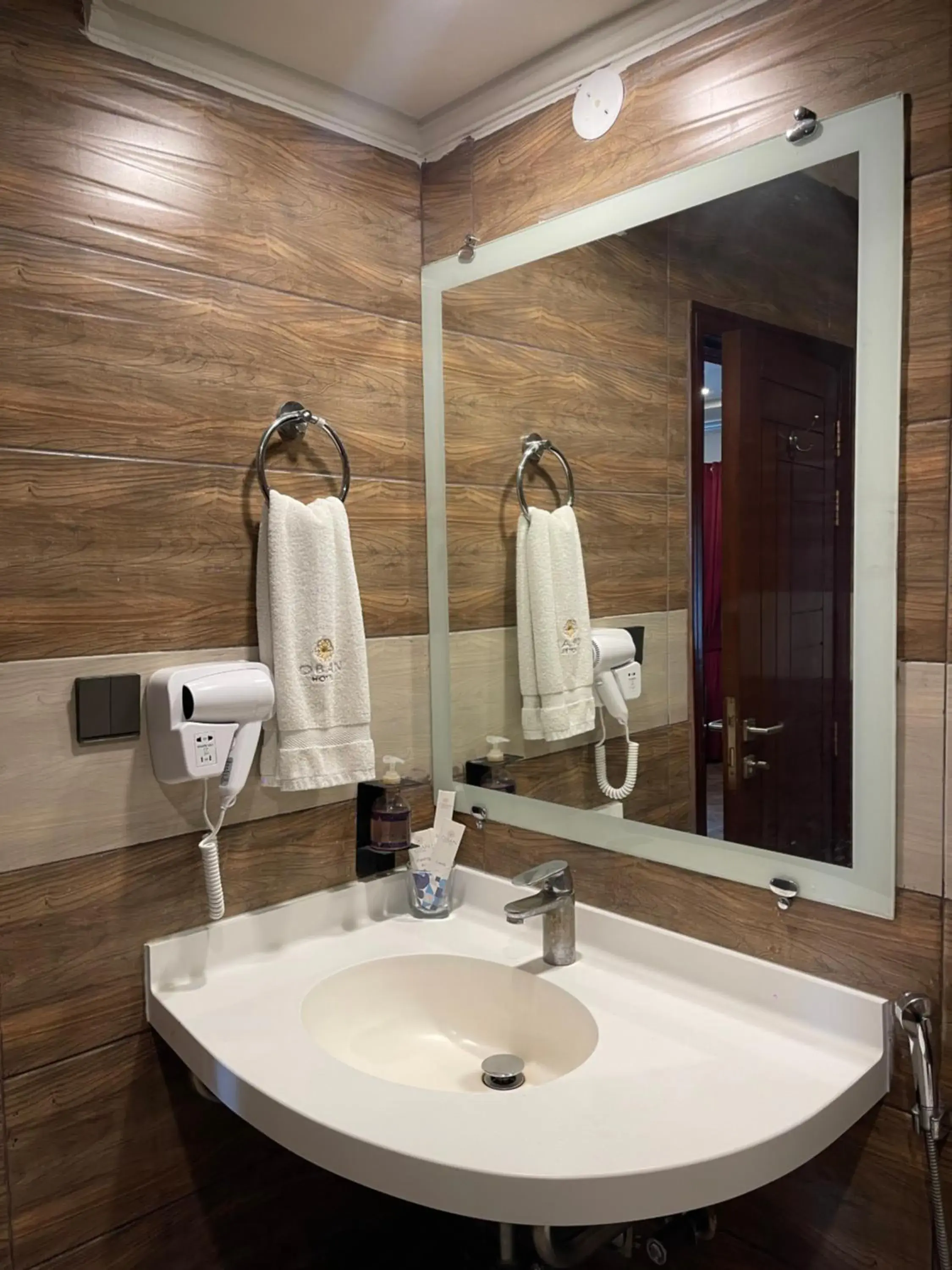 Deluxe Single Room in Hotel Oban Deluxe Single Room in Hotel Oban