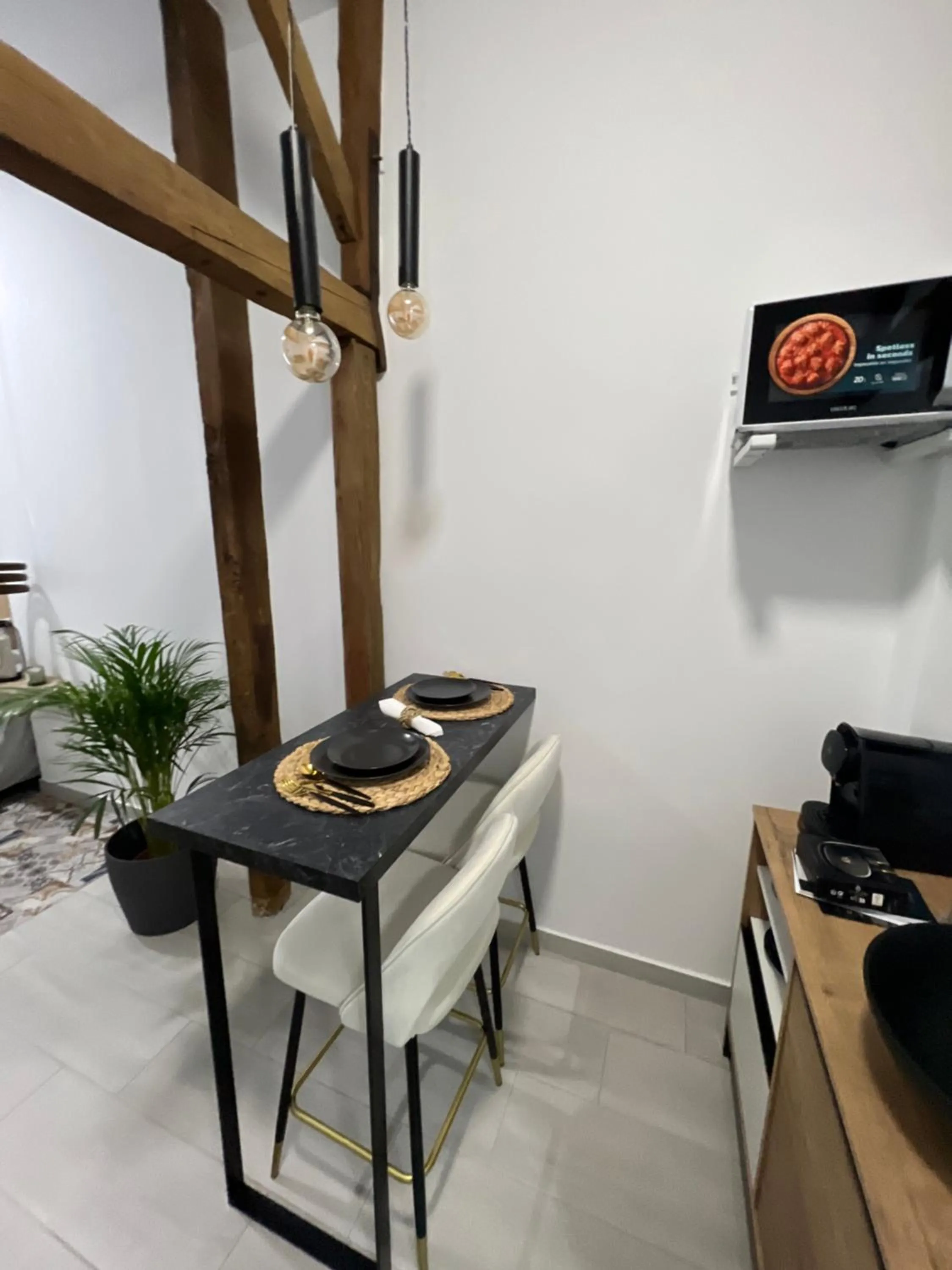 Dining Area in Suites Chic