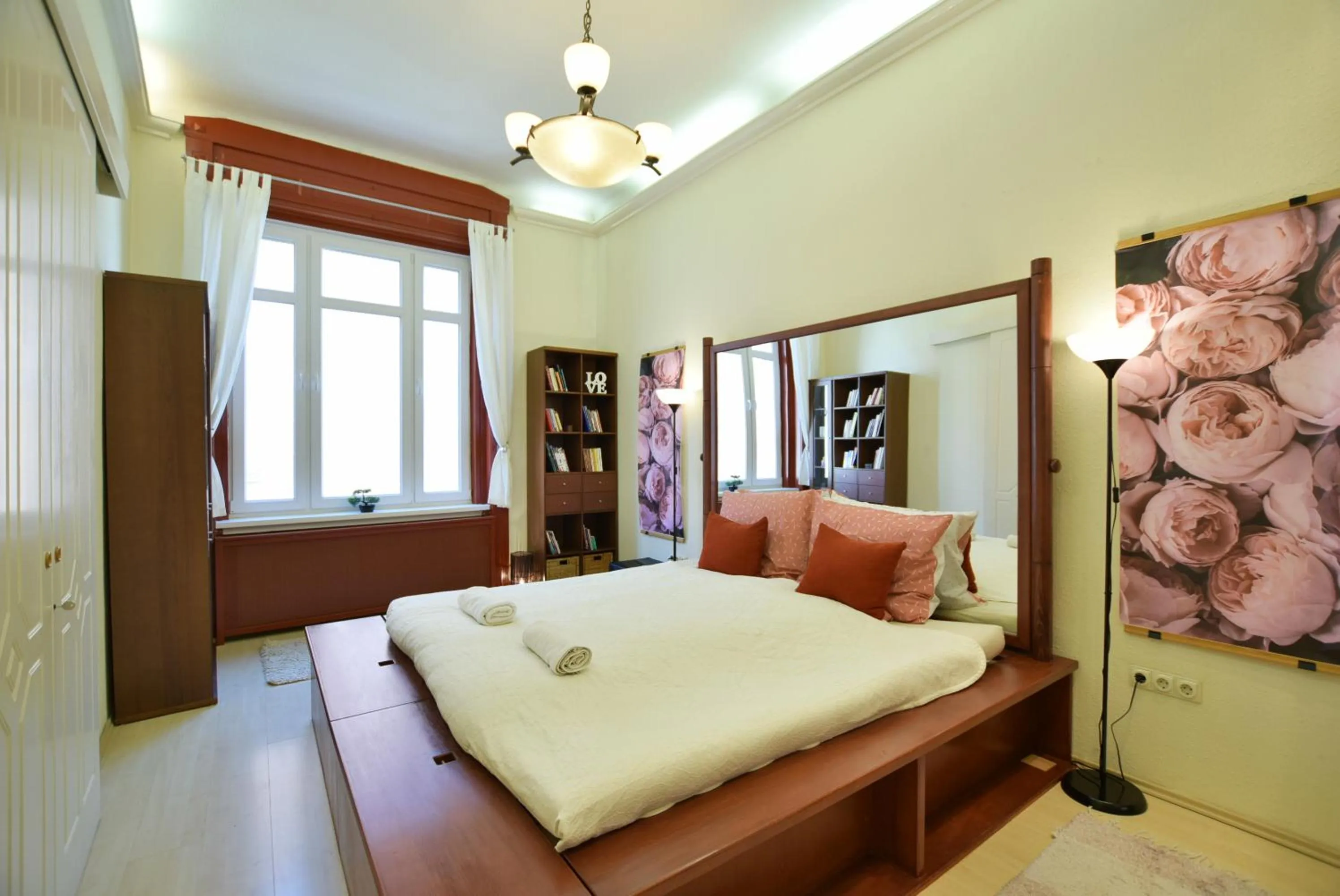 Ultra Central Apartment at Synagogue