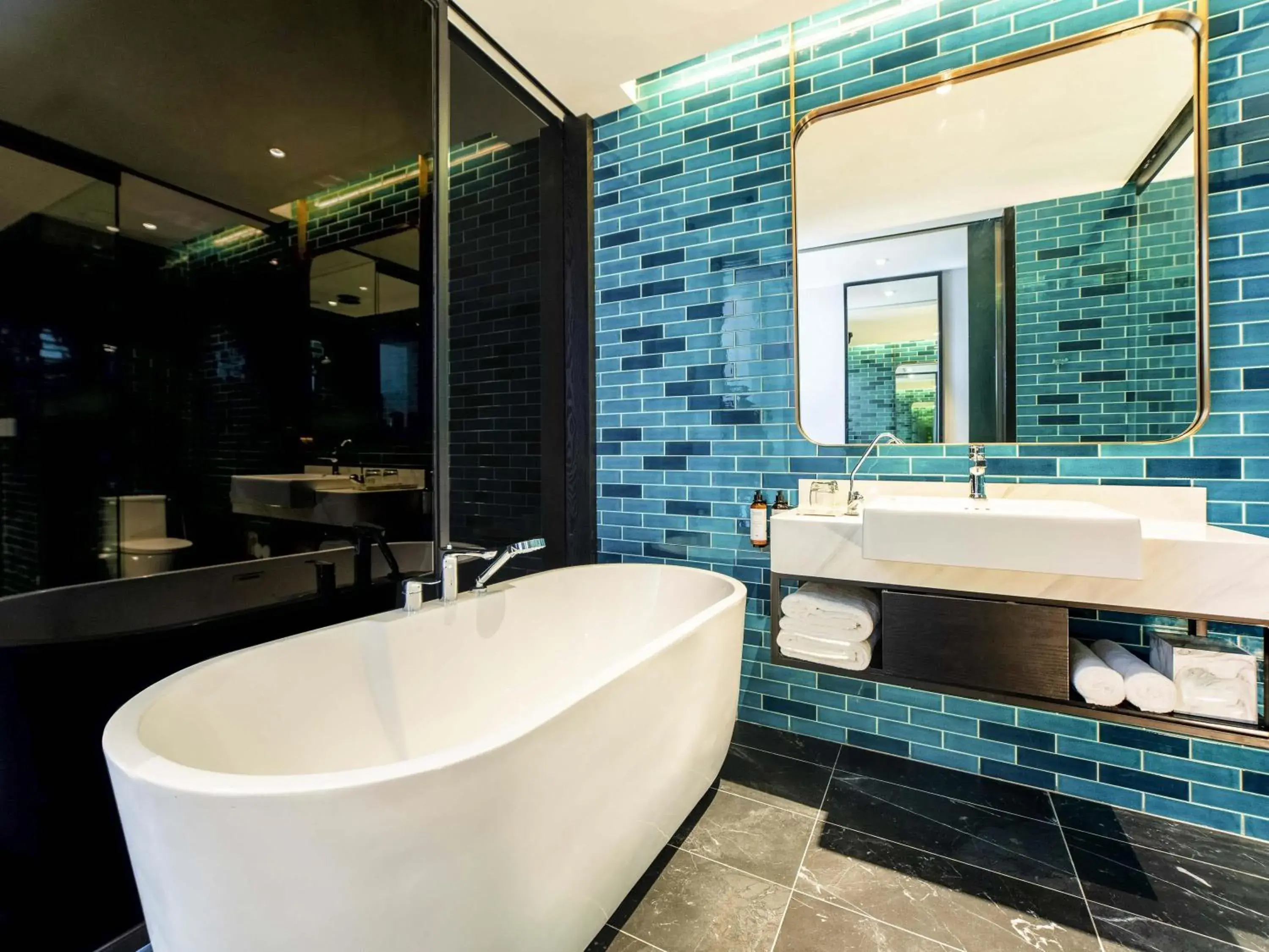 Deluxe Junior Suite with One King Bed in Mercure Miri City Centre Deluxe Junior Suite with One King Bed in Mercure Miri City Centre