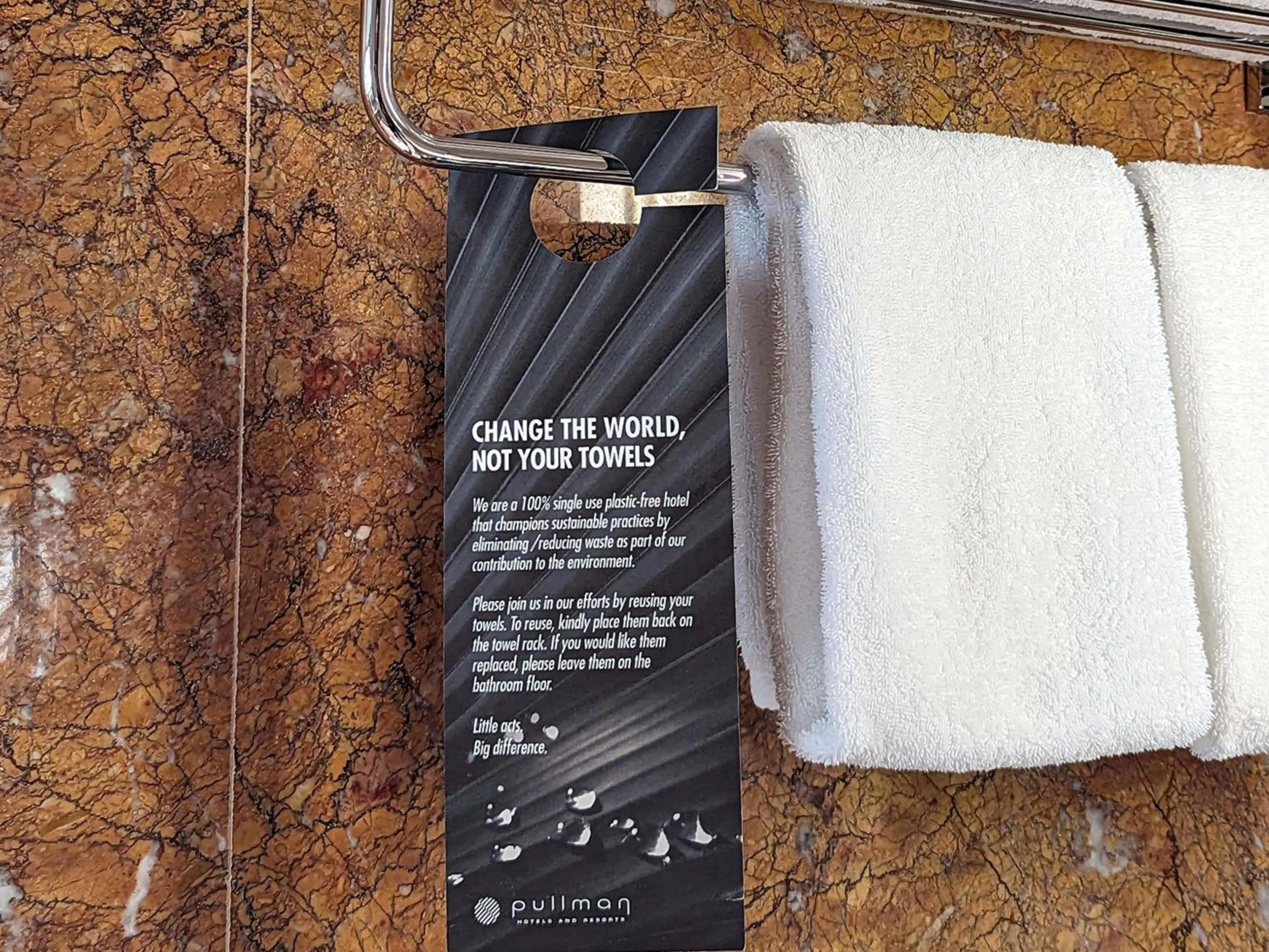 Bedroom in Pullman Singapore Orchard