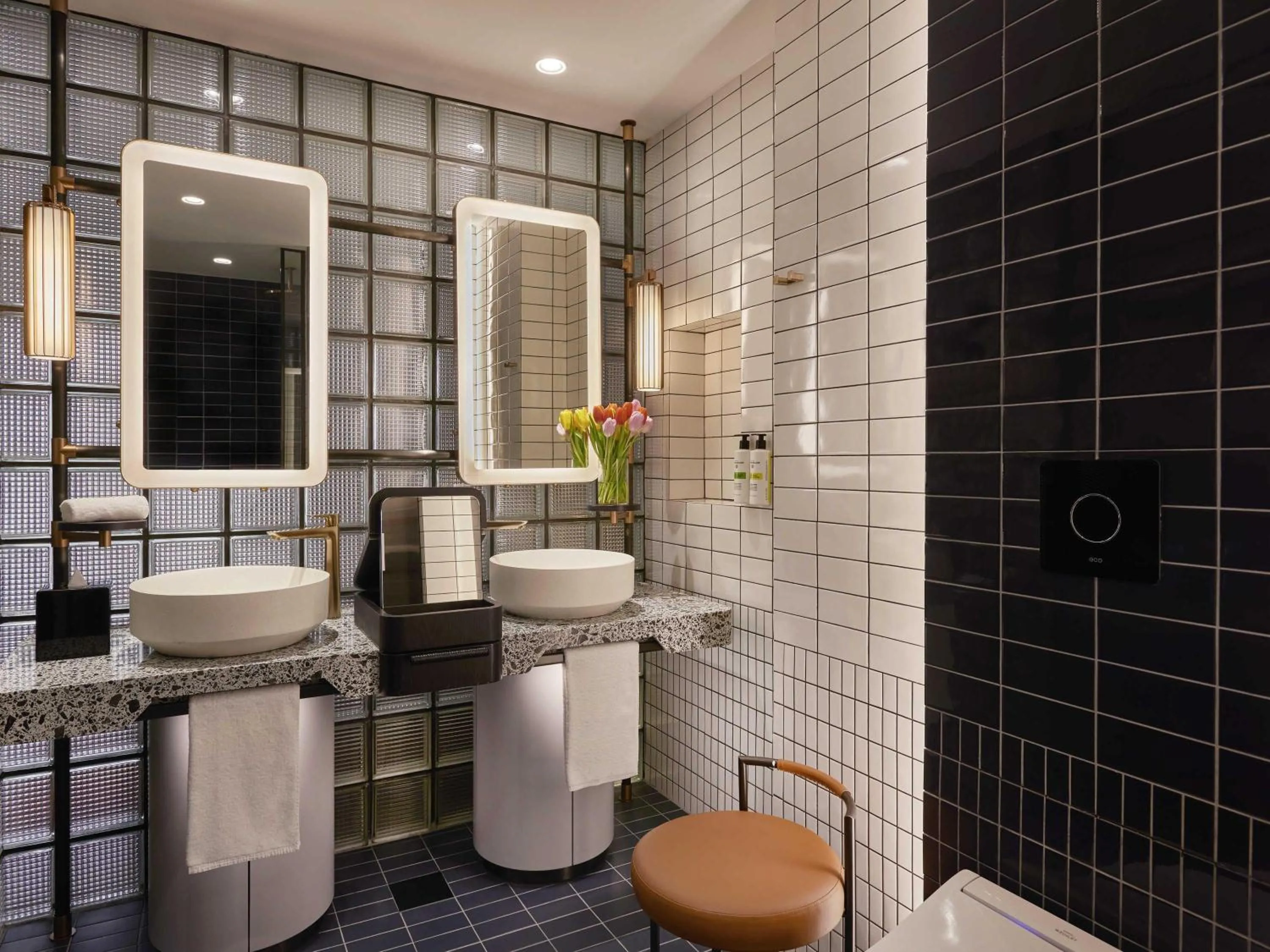 Bedroom in Pullman Singapore Orchard