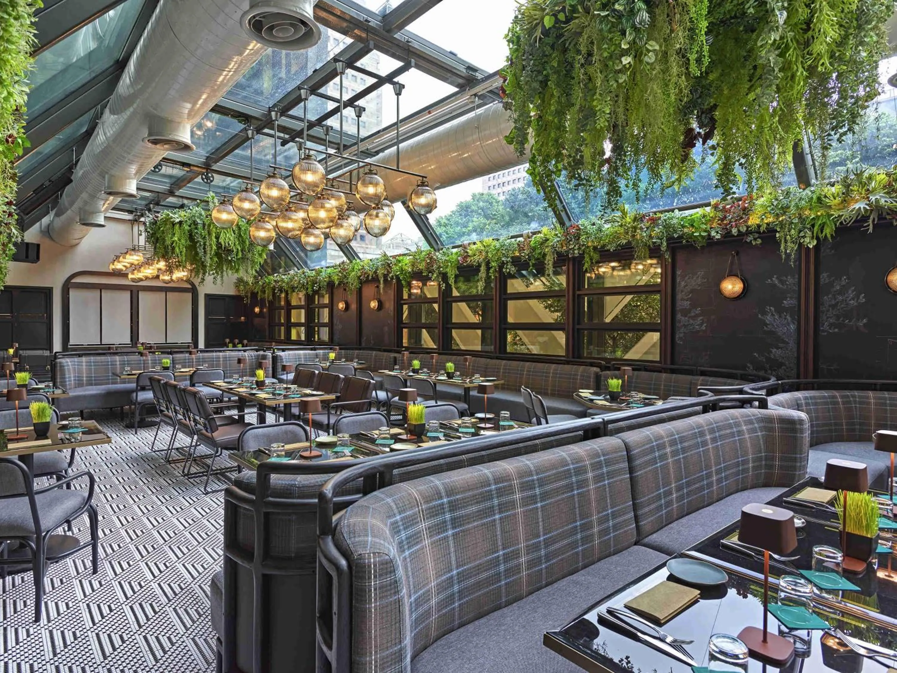 Restaurant/places to eat in Pullman Singapore Orchard