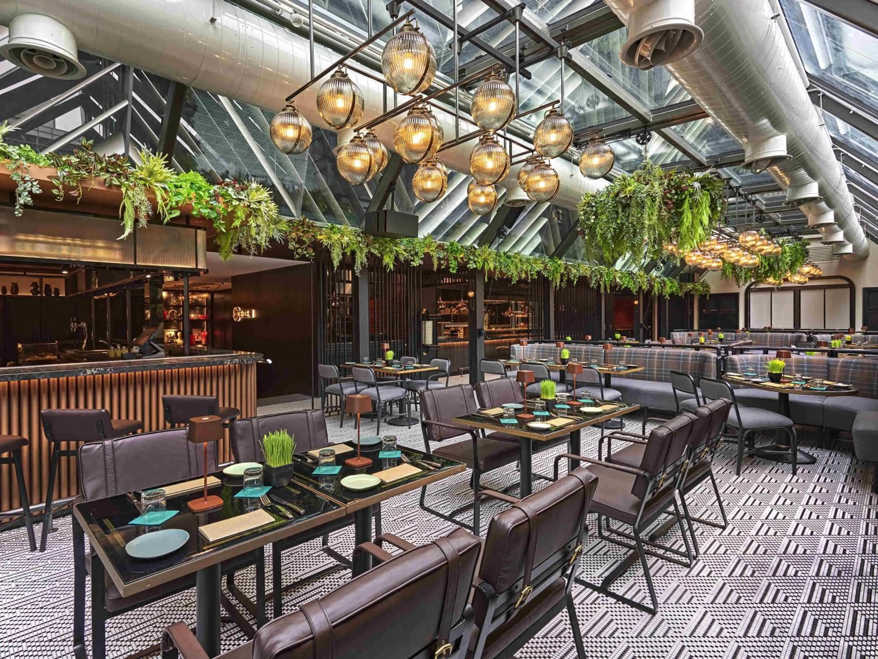 Restaurant/places to eat in Pullman Singapore Orchard