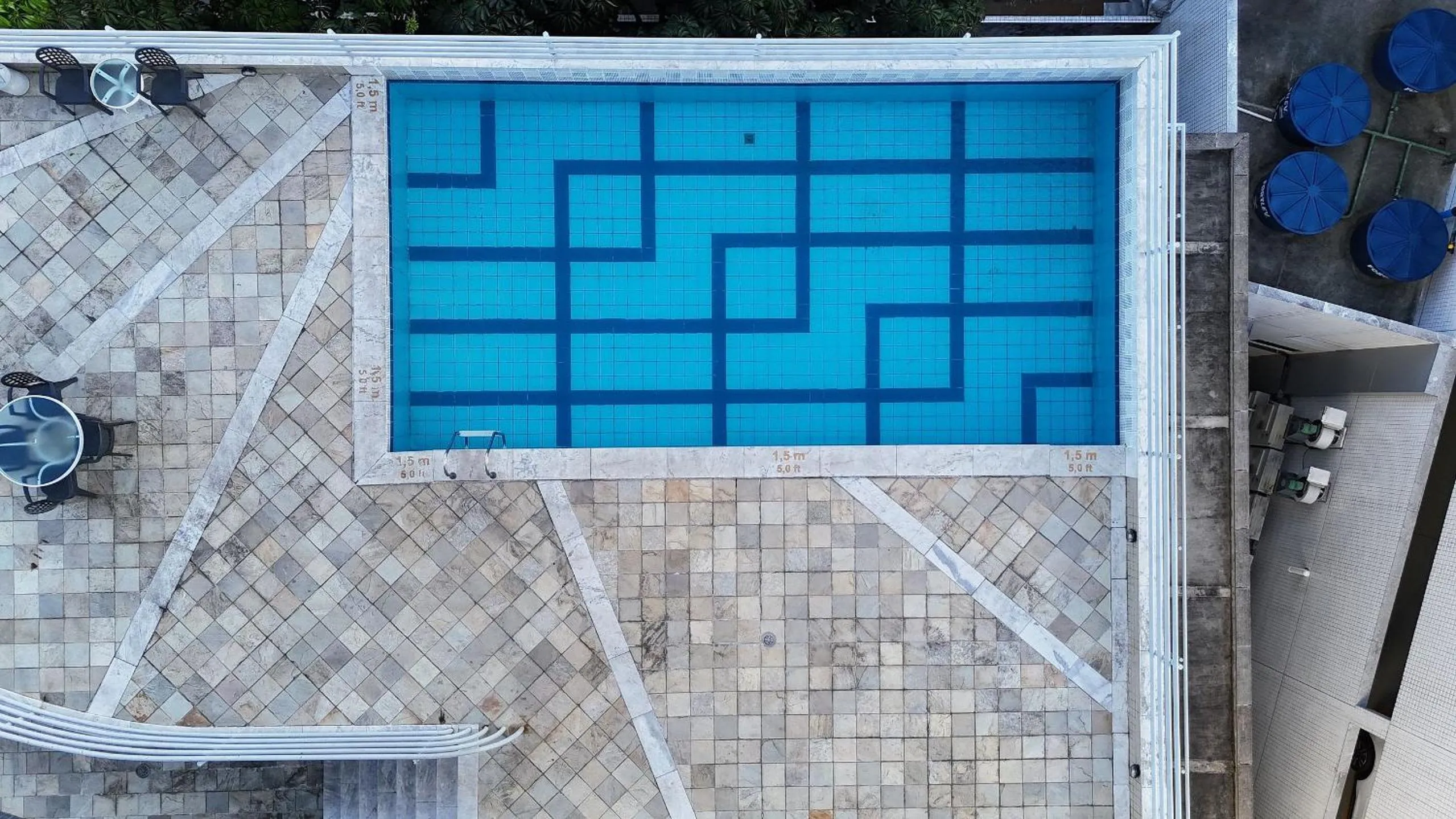 Pool view in Flat no Condomínio Metrópolis - Ilha do Leite