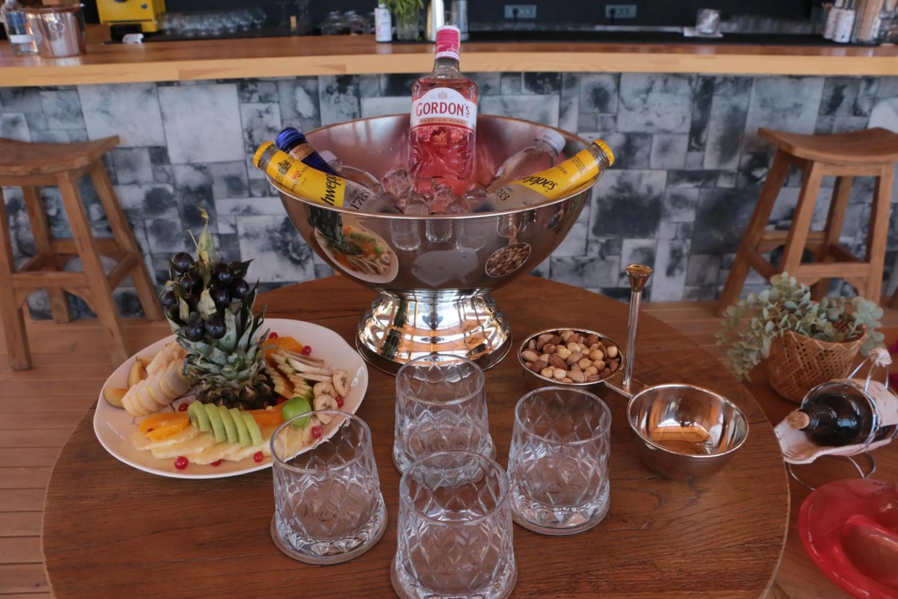 Lounge or bar in Lures Hotel