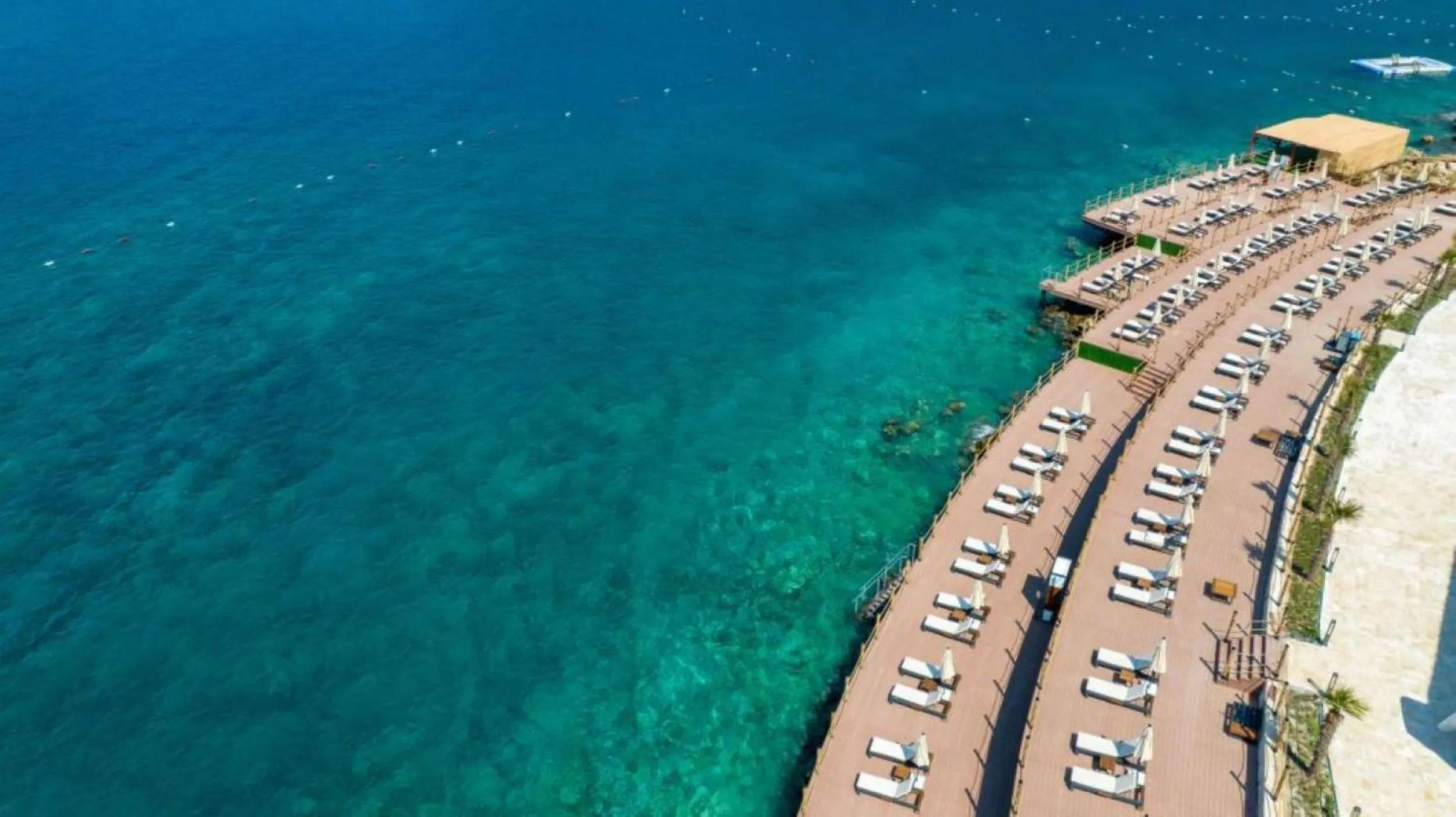 Beach in Lures Hotel