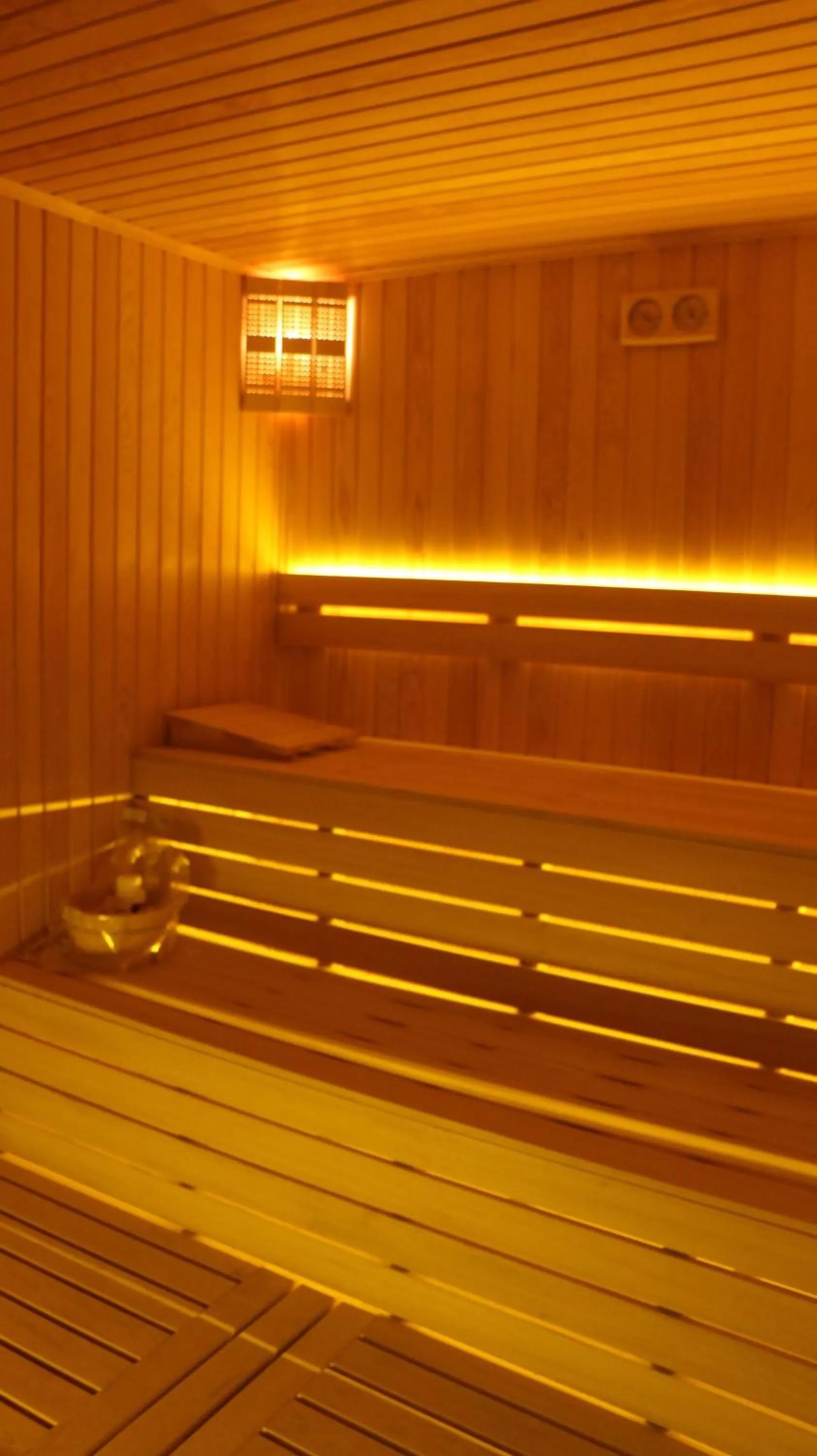Sauna in Lures Hotel