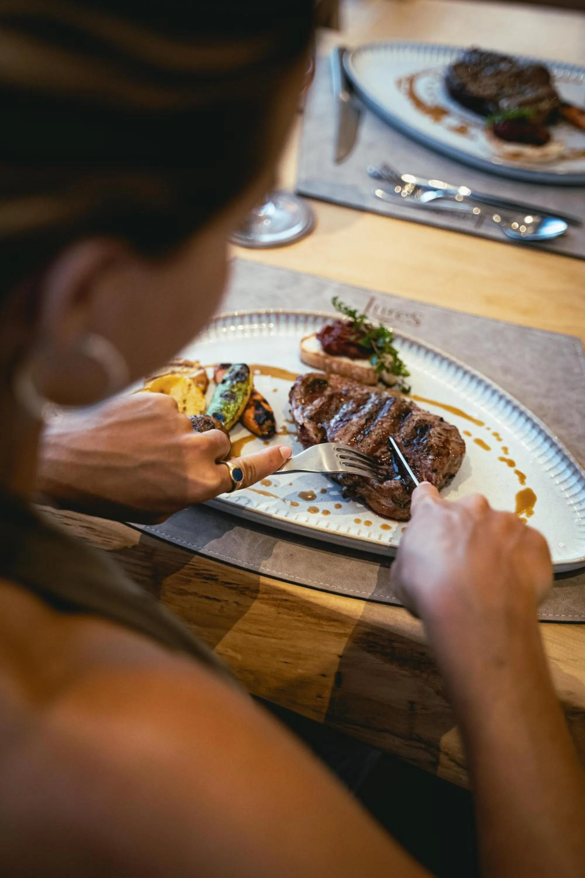 Restaurant/places to eat in Lures Hotel