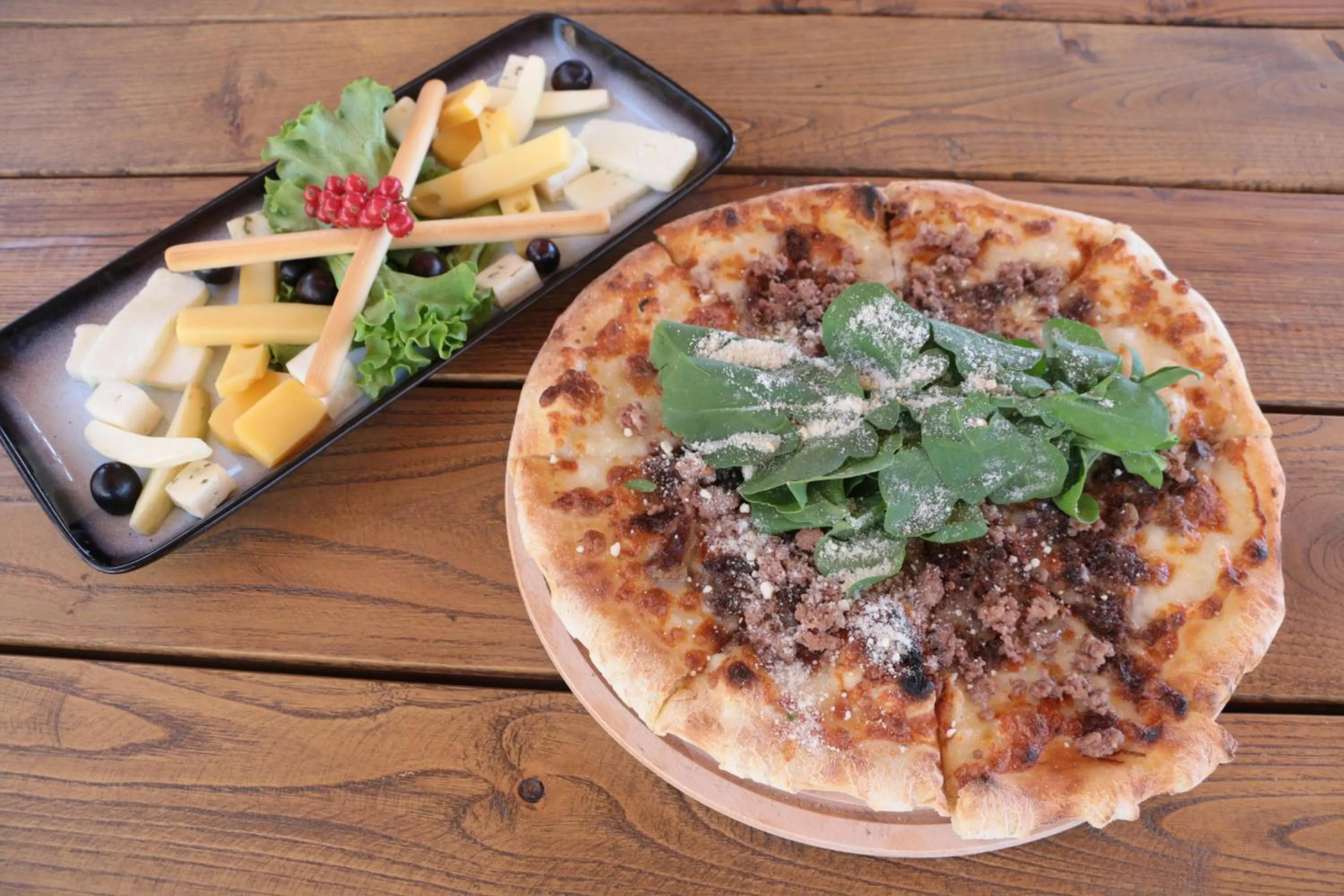 Restaurant/places to eat in Lures Hotel