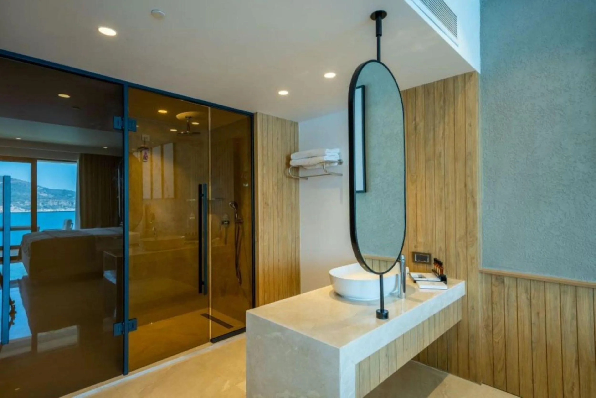 Shower in Lures Hotel