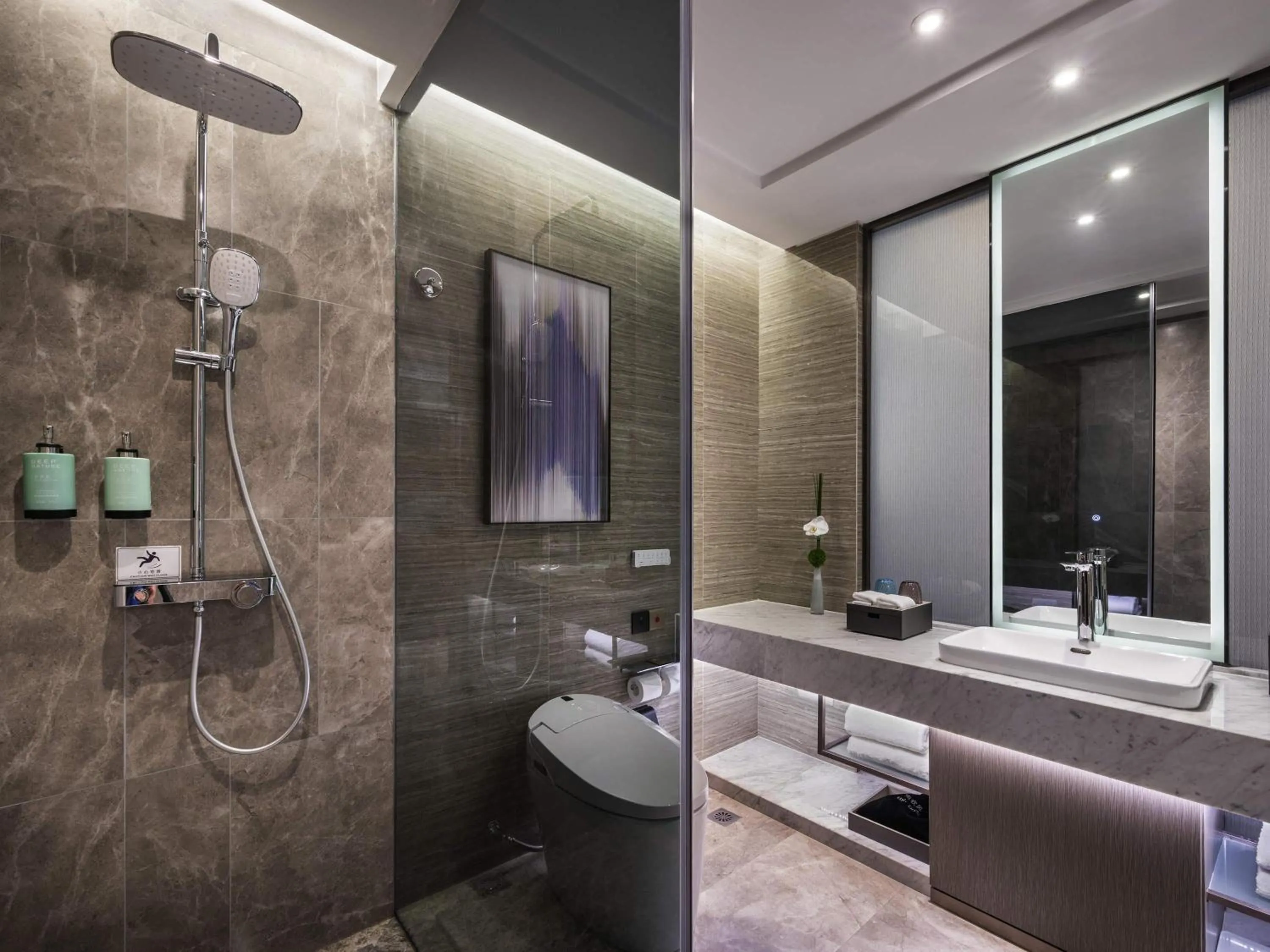 Bedroom in Novotel Kunshan Yangcheng Lake