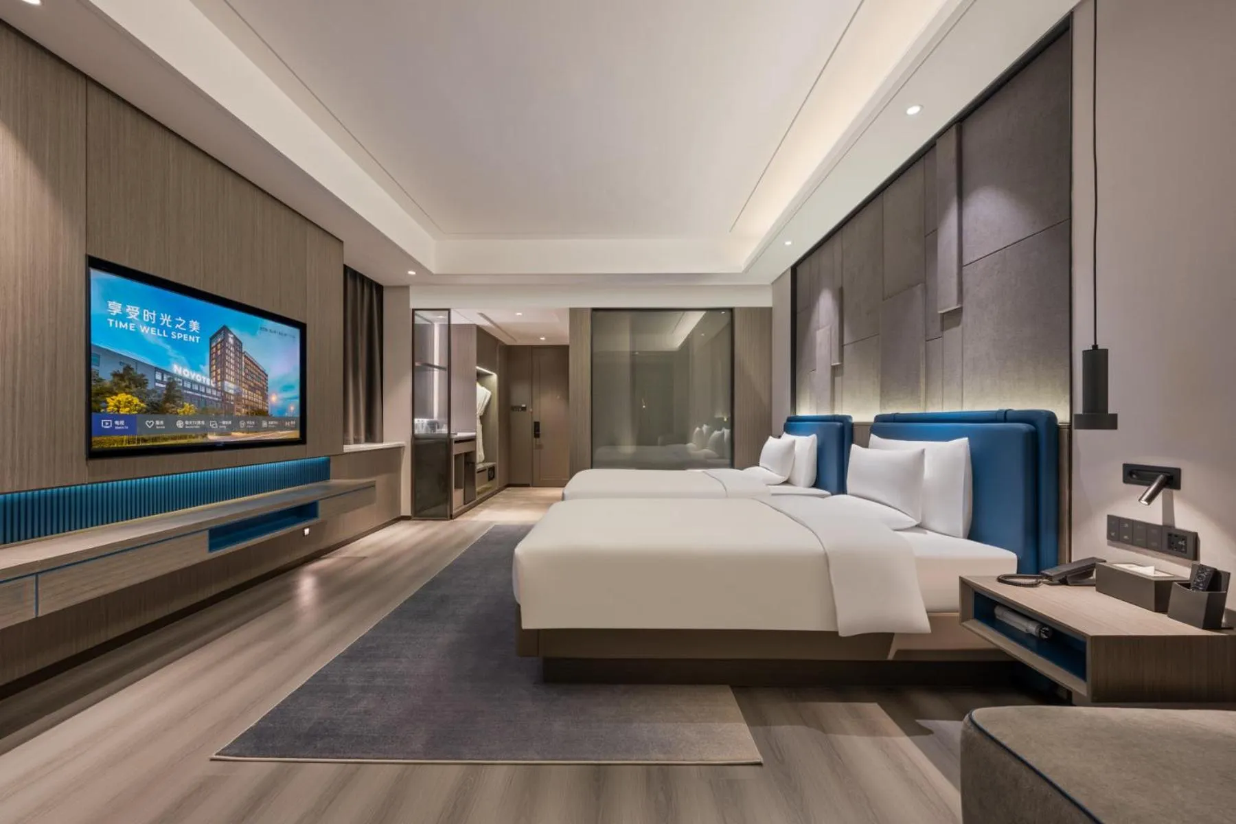 Photo of the whole room, Bed in Novotel Kunshan Yangcheng Lake