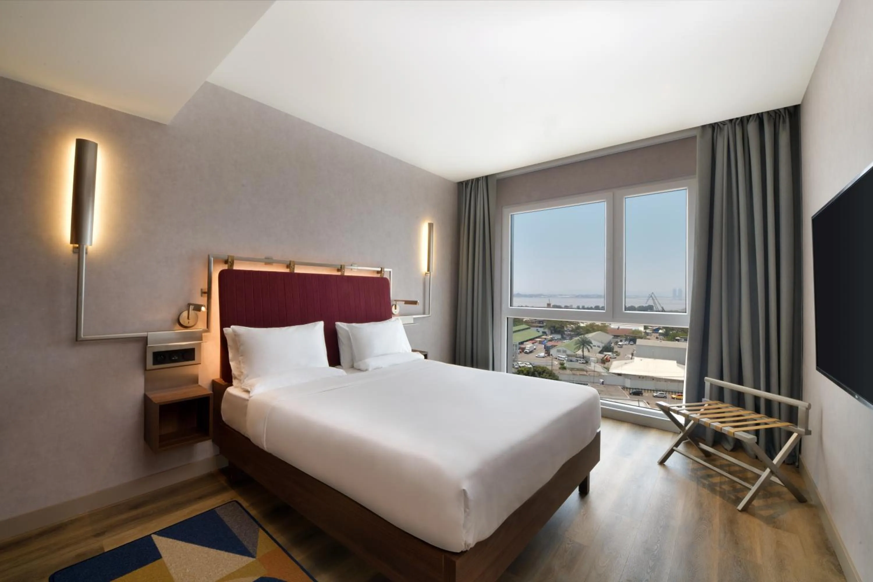 Photo of the whole room, Bed in Novotel Kinshasa La Gombe