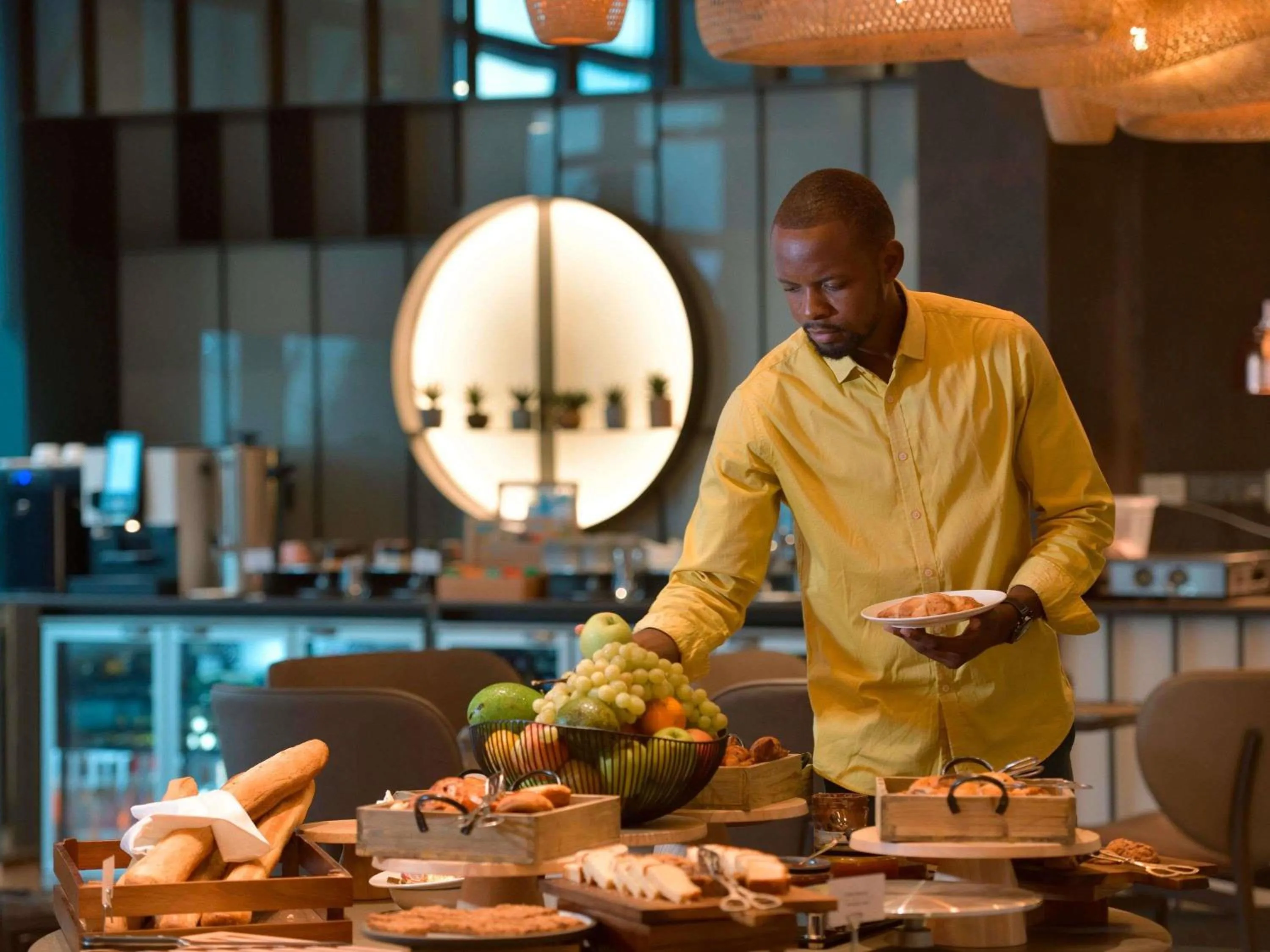 Restaurant/places to eat in Novotel Kinshasa La Gombe