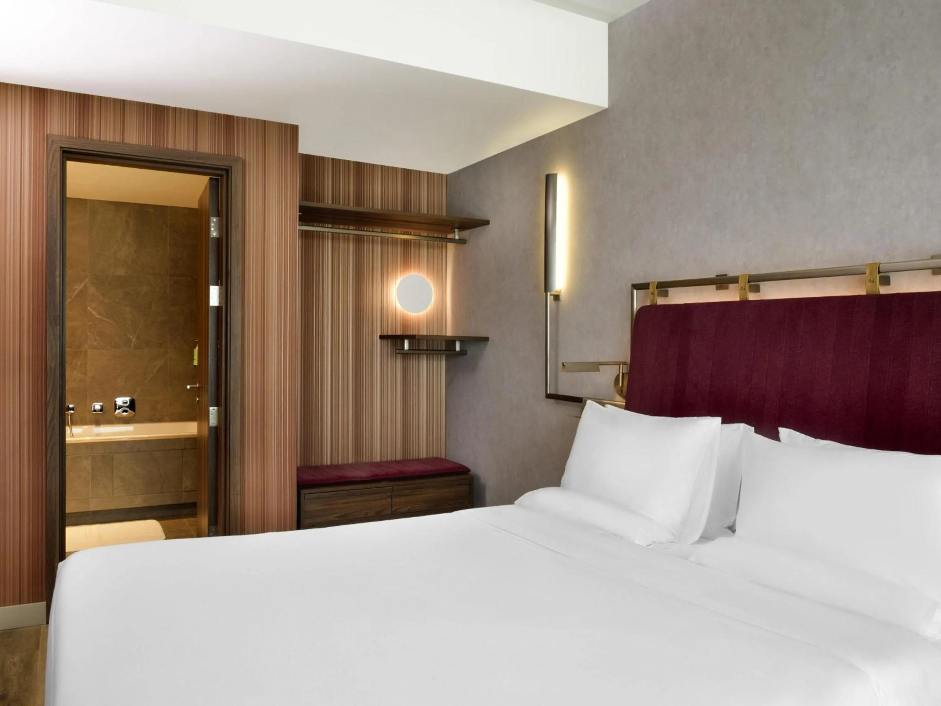 Bedroom, Bed in Novotel Kinshasa La Gombe