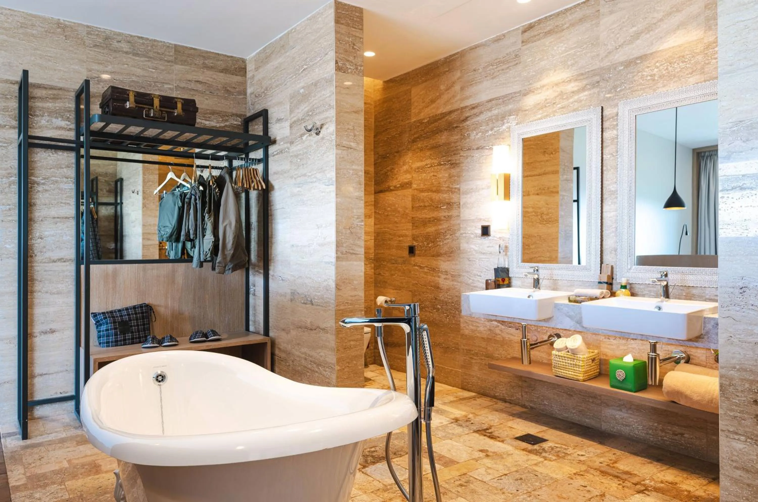 Bathroom, Bed in Ngorongoro Lodge Meliá Collection