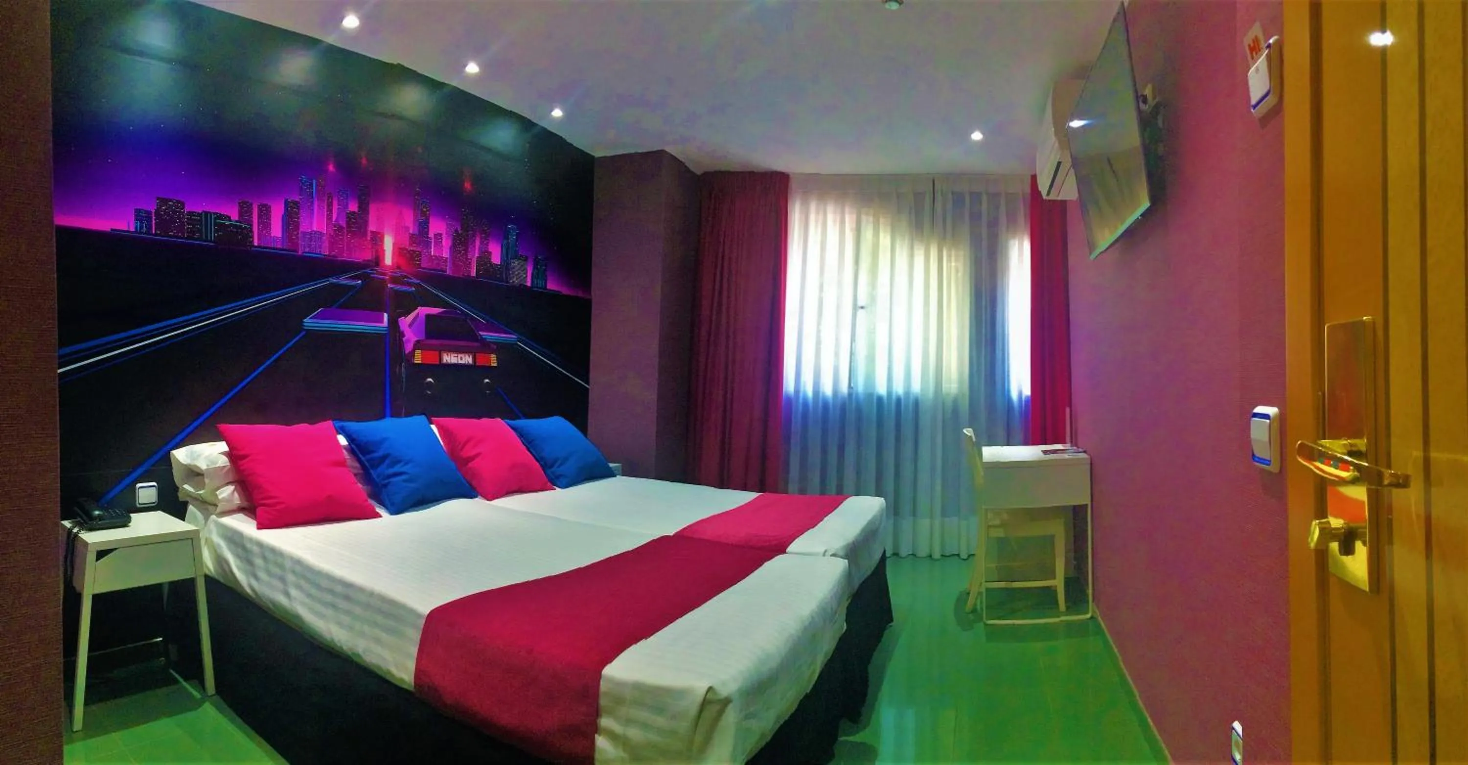 Bedroom, Bed in Hotel Indiana