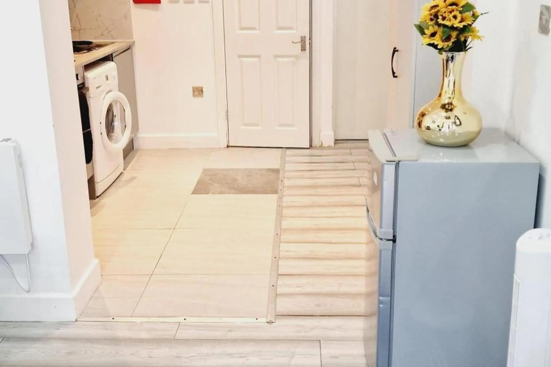 Cozy Harrow Studio with Extra Bed