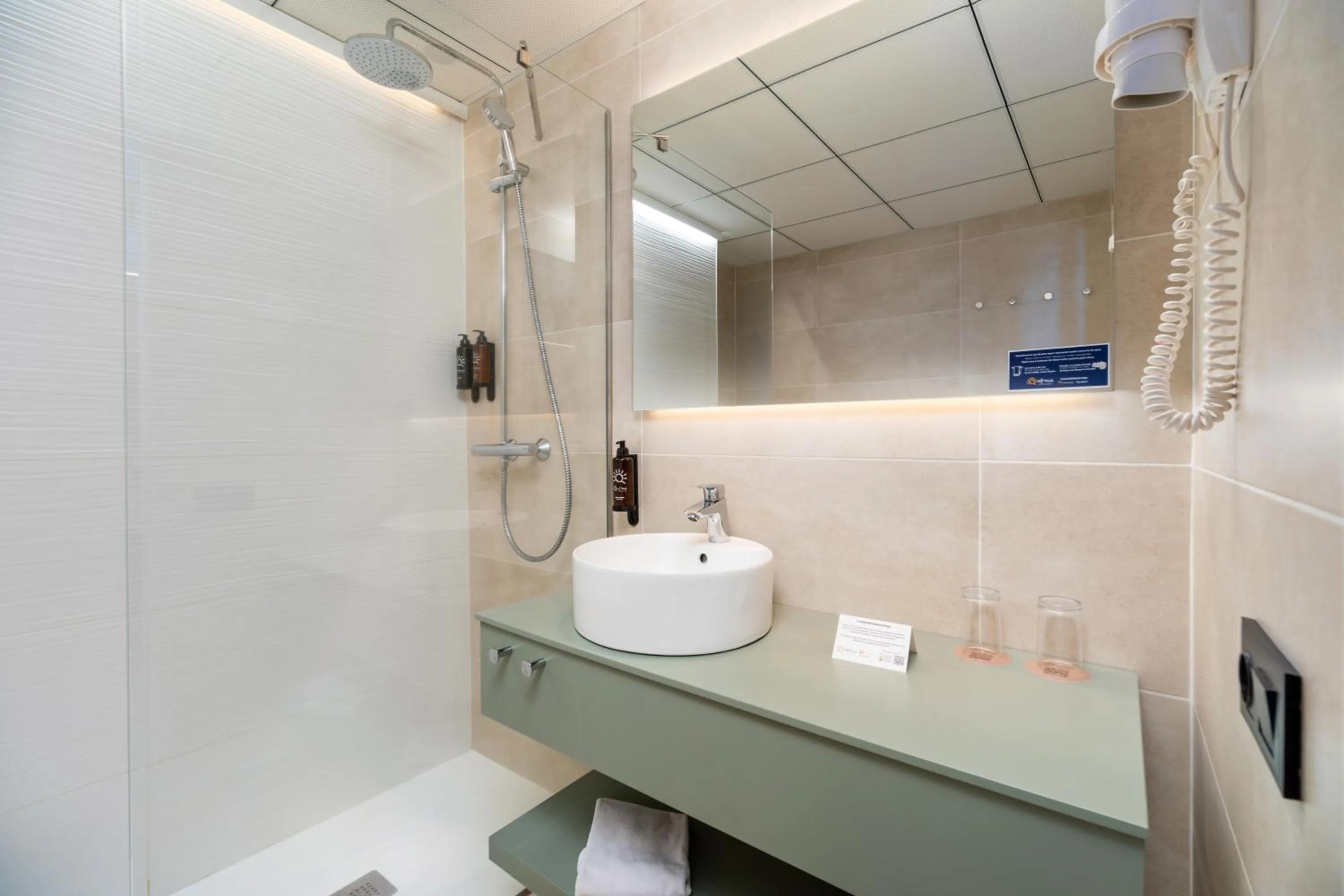 Bathroom in Ohtels Carabela