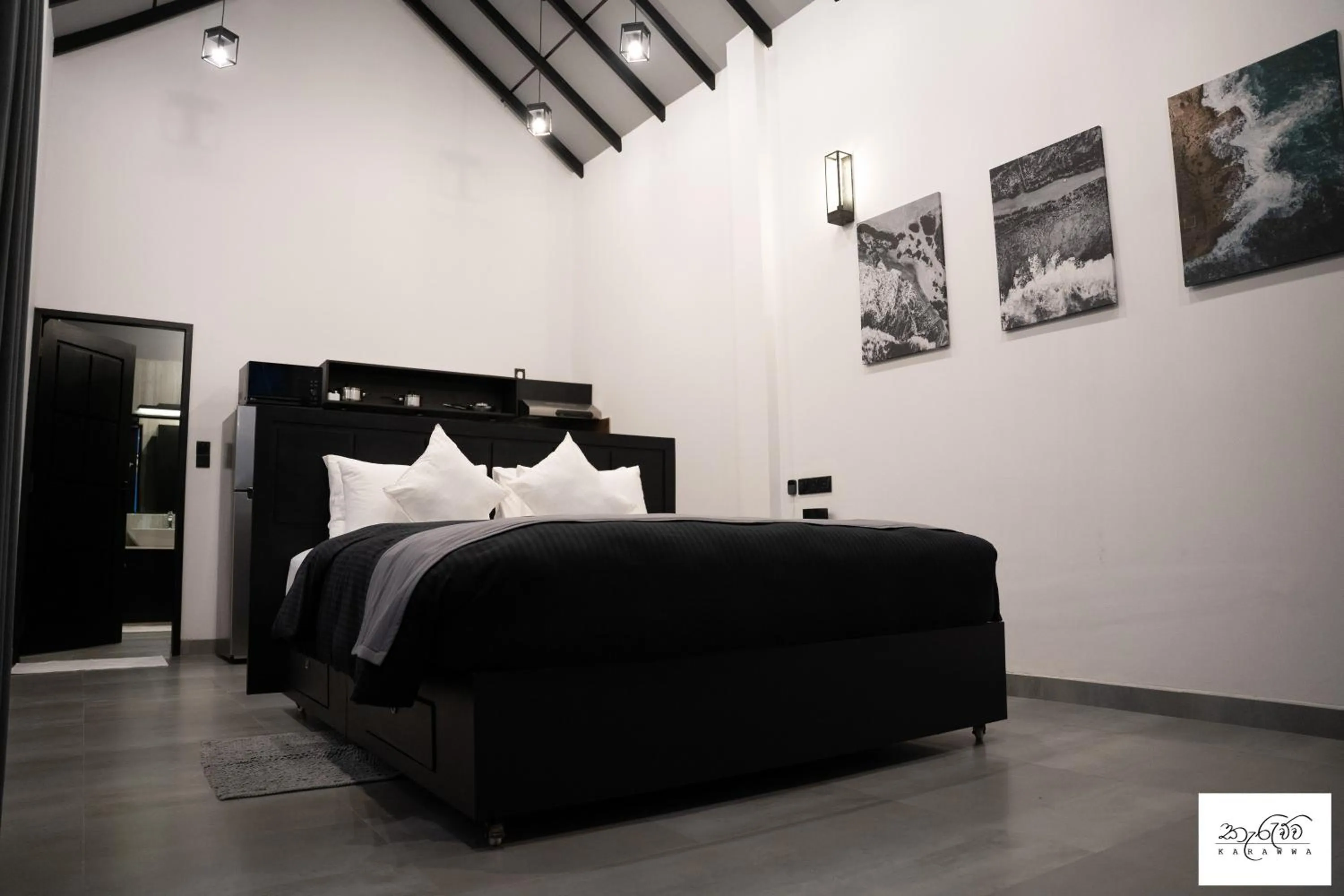 Bed in Karawwa Luxury Villas