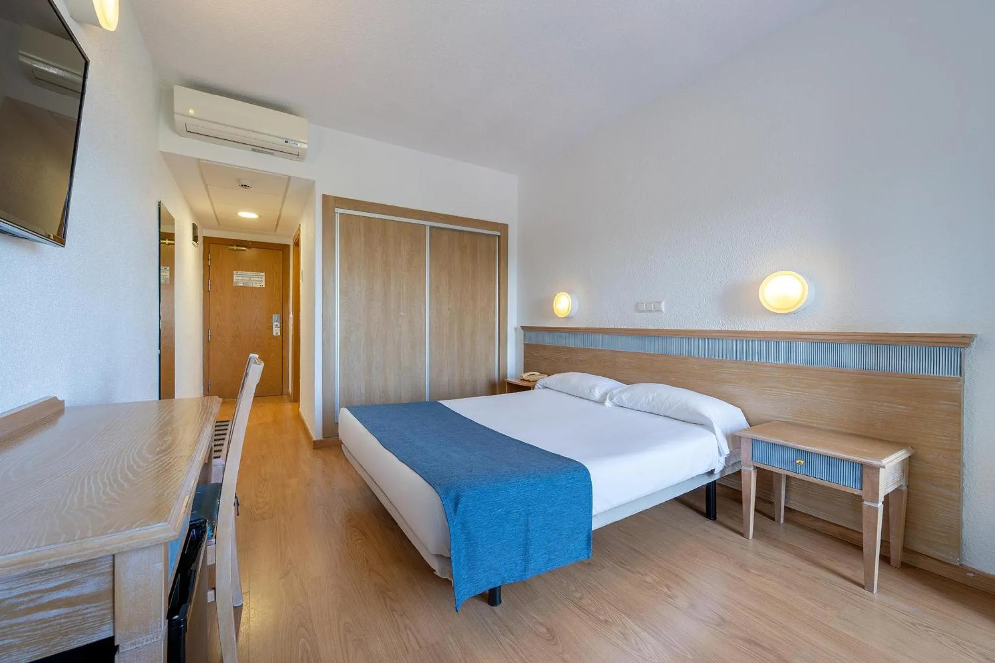 Photo of the whole room, Bed in Hotel Playas de Guardamar