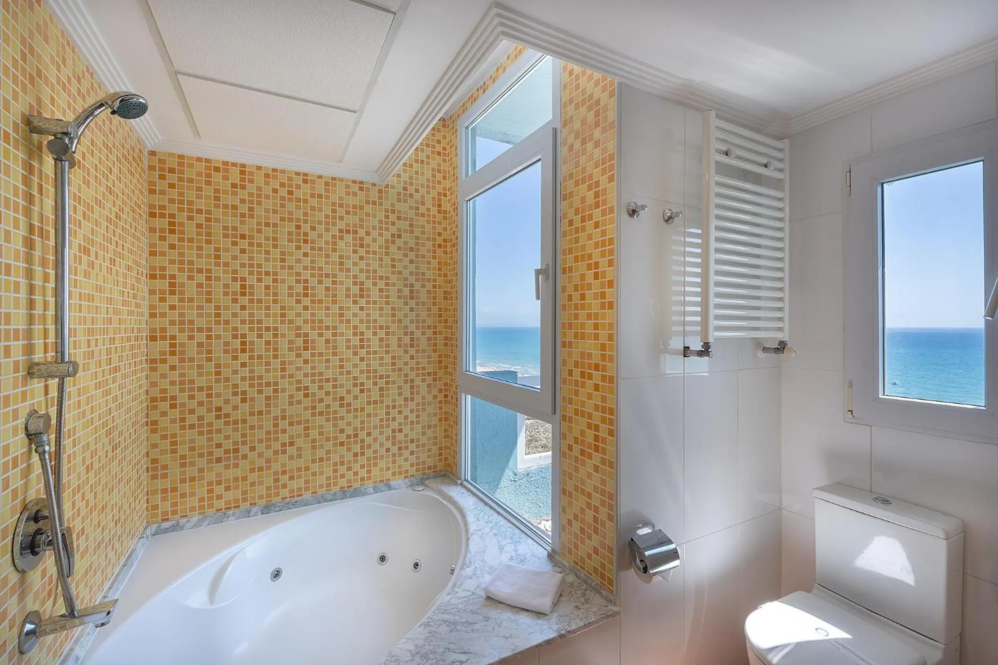 Bathroom in Hotel Playas de Guardamar