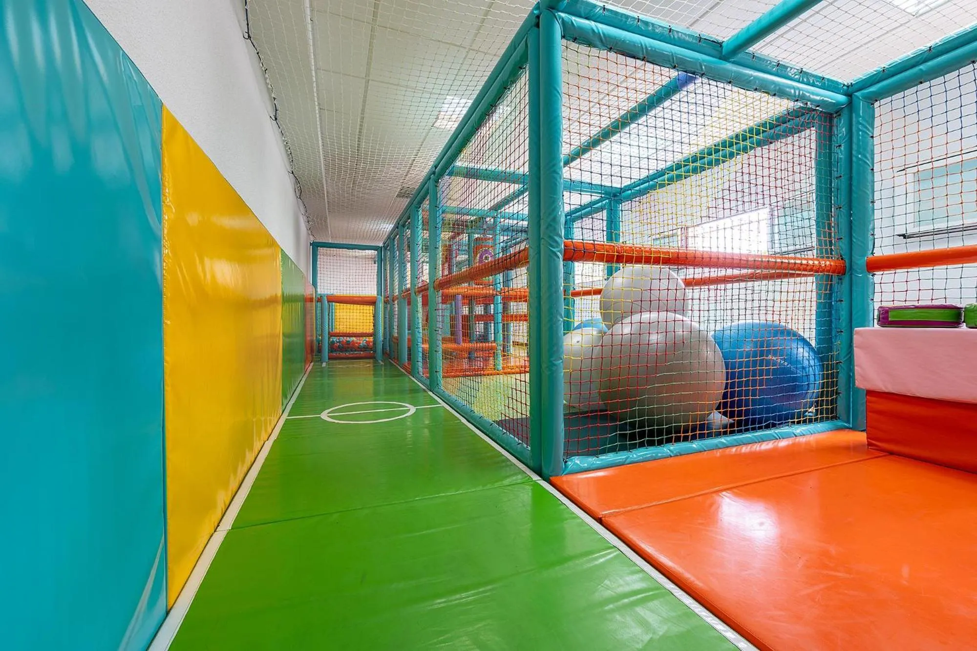 Swimming pool in Hotel Playas de Guardamar