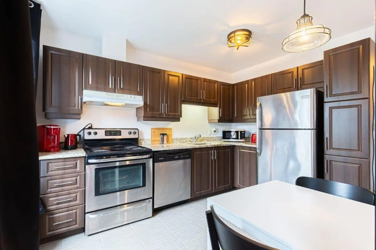 The Grand Prix Suite In the heart of MTL - M11 Rentals