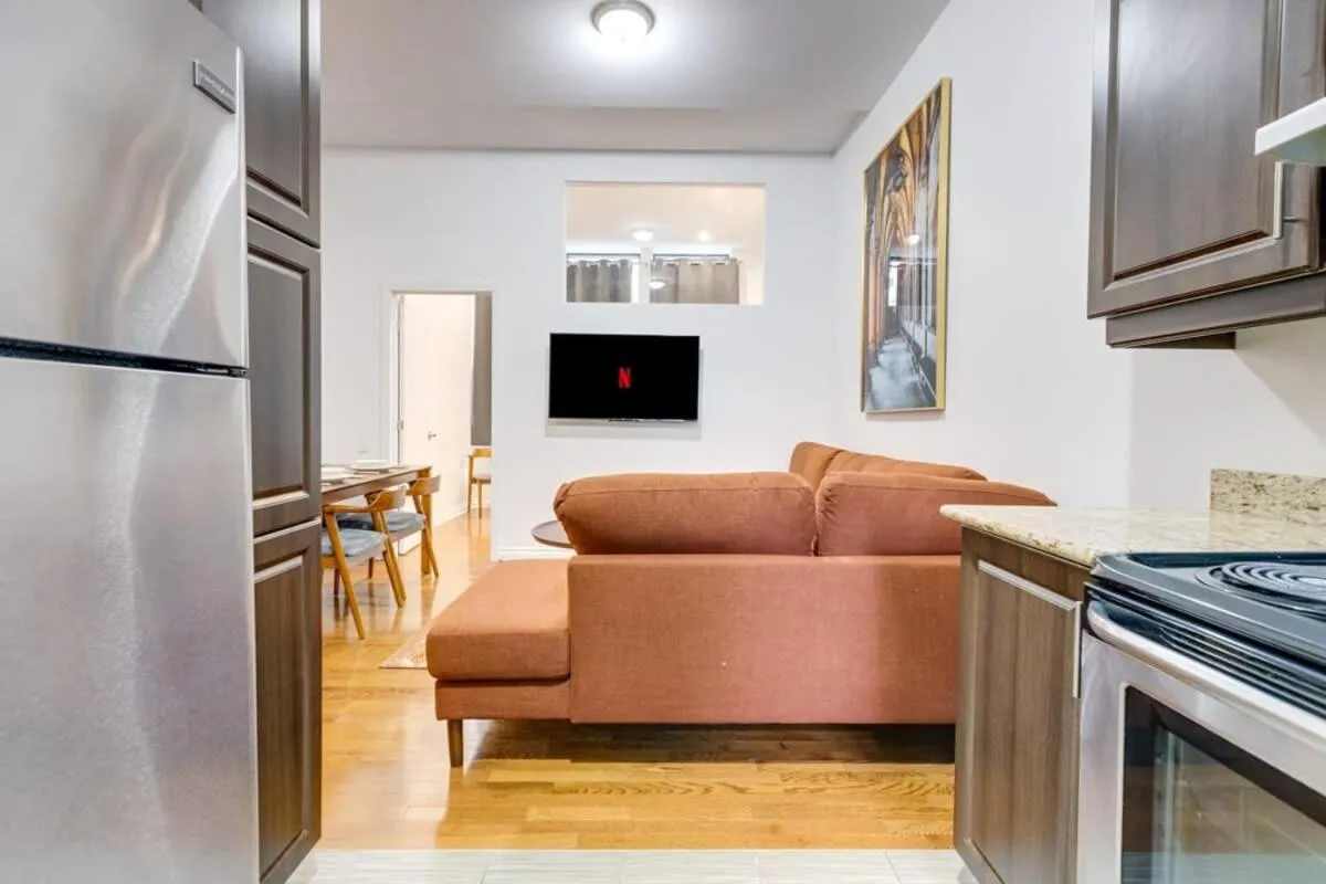 M11 Stylish Modern 3BR in Prime Location