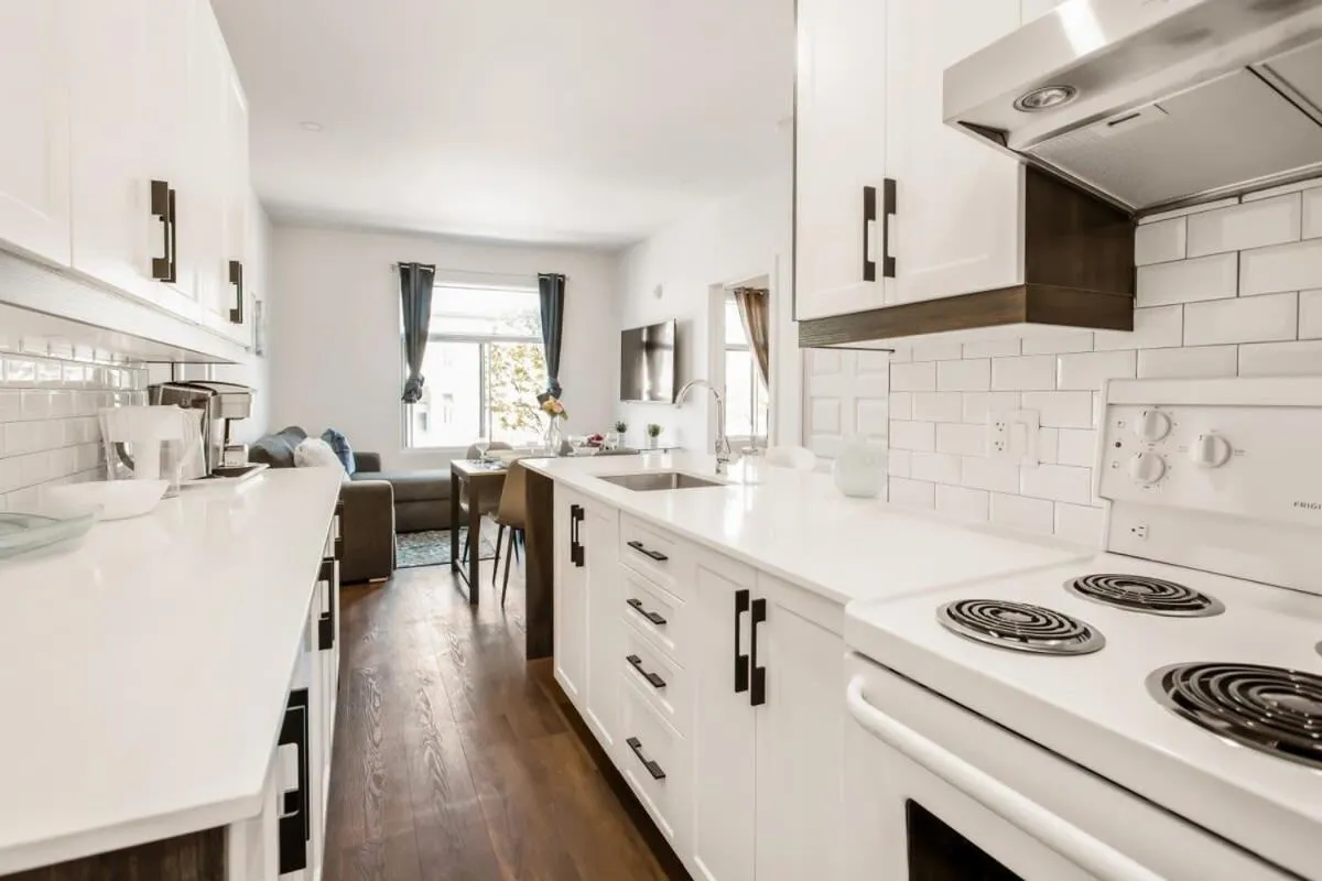 M11Upscale 1BR Sofabed in heart PlateauMile-end