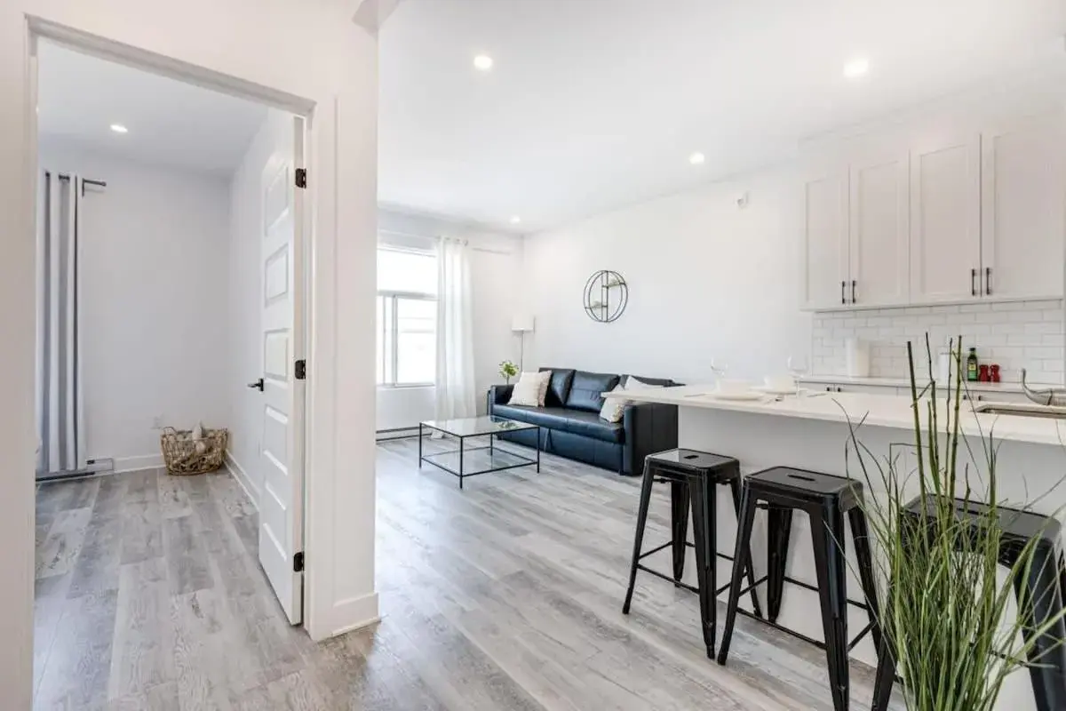 M11 Upscale Spacious 1BR wKingBed AC in Heart of PlateauMile-End M11 Upscale Spacious 1BR wKingBed AC in Heart of PlateauMile-End