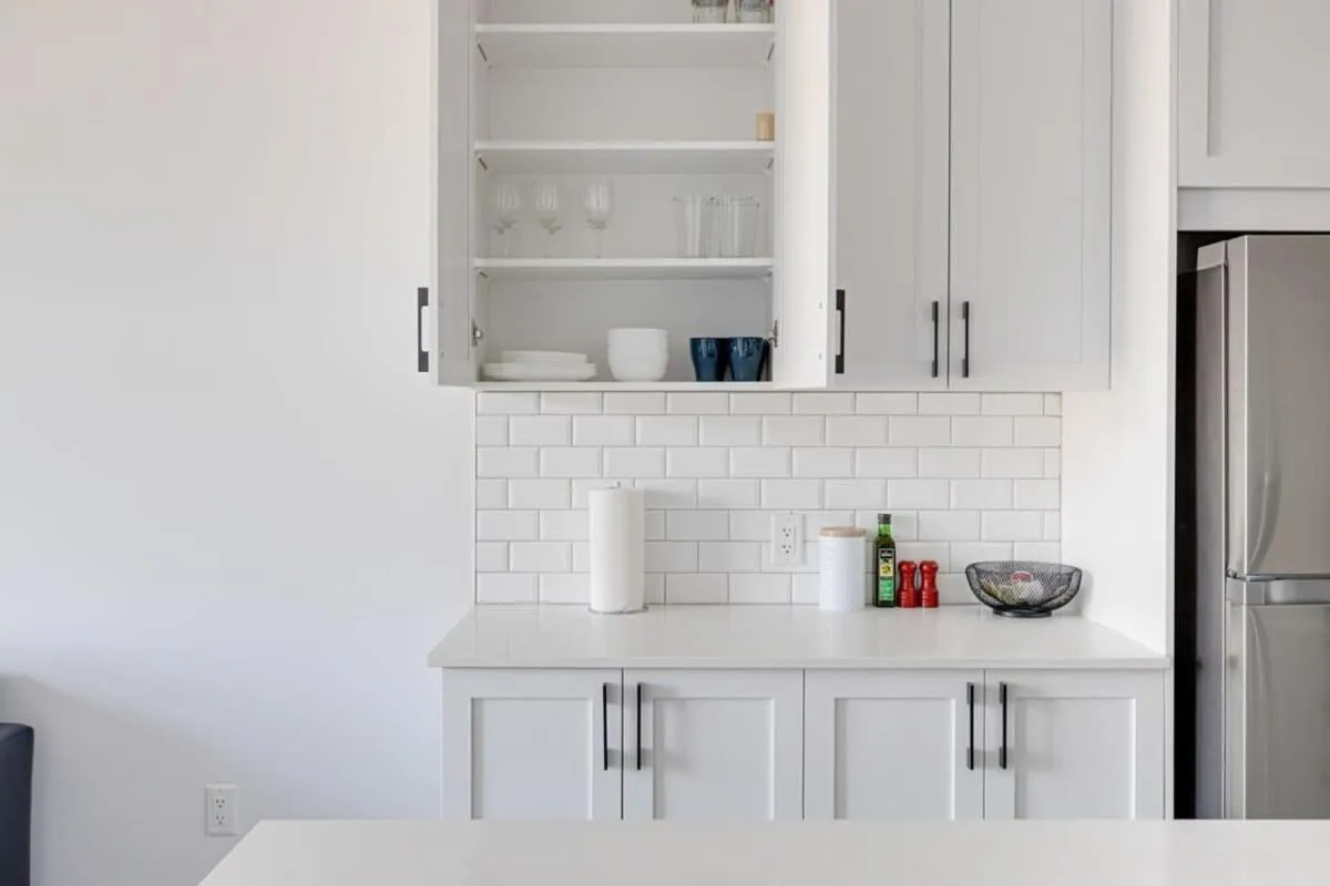 M11 Upscale Spacious 1BR wKingBed AC in Heart of PlateauMile-End