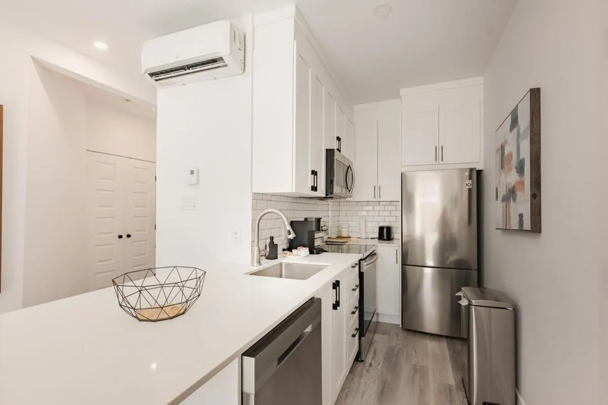 M11 Luxury 2BR Sofa Bed in the Heart of PlateauMile-End