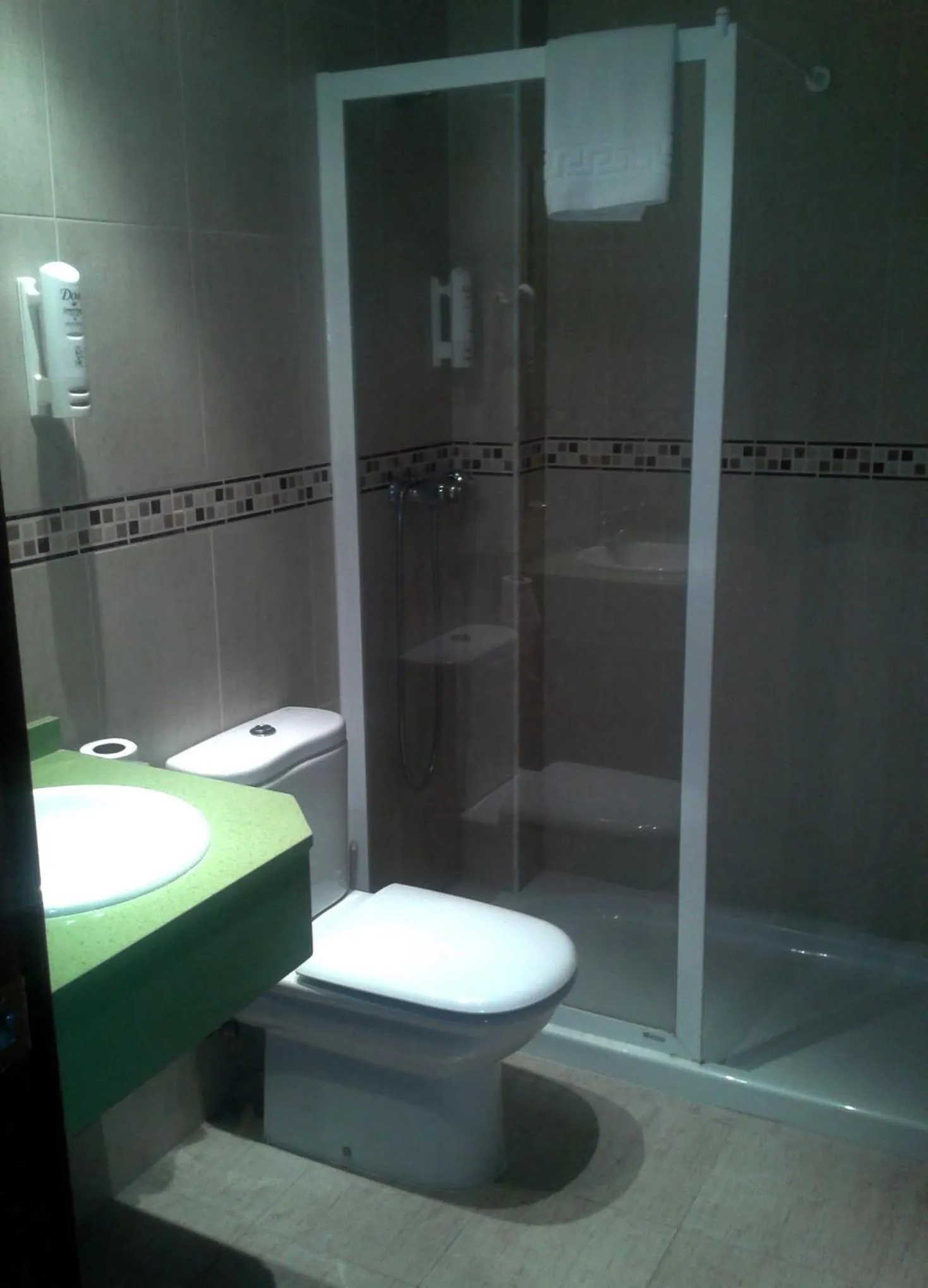 Bathroom in Hotel Tudanca-Aranda II
