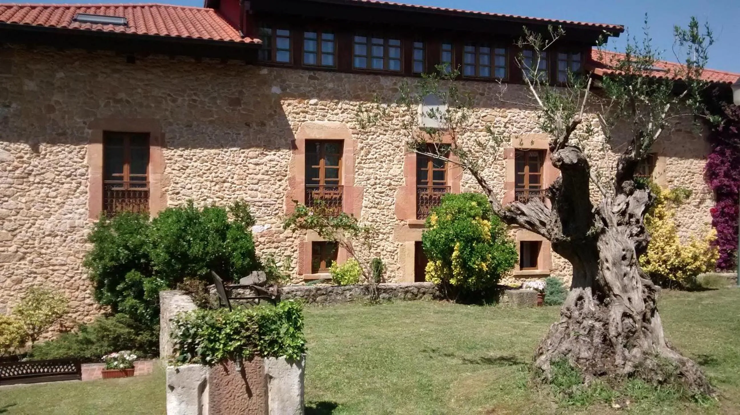 Property building in Hotel Palacio De La Viñona