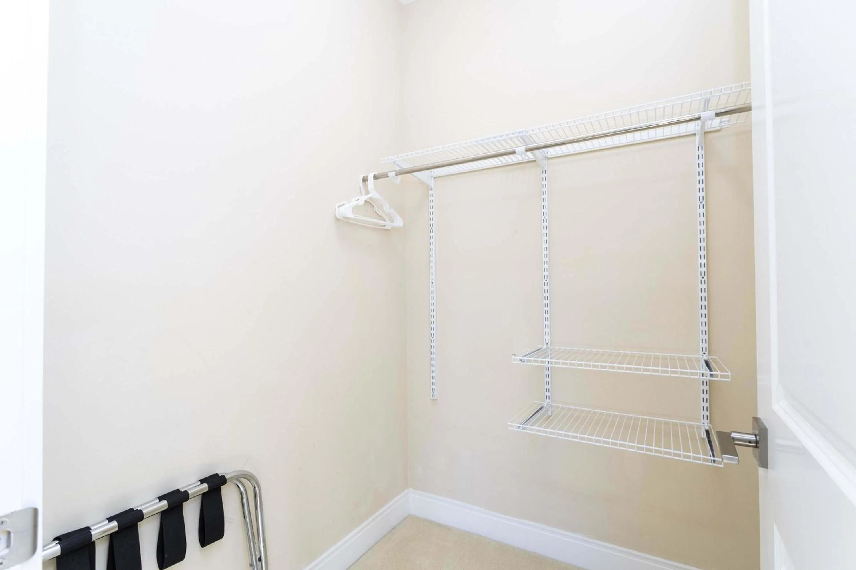 Gorgeous 4 Bd Close to Disney @ Magic Village 3114