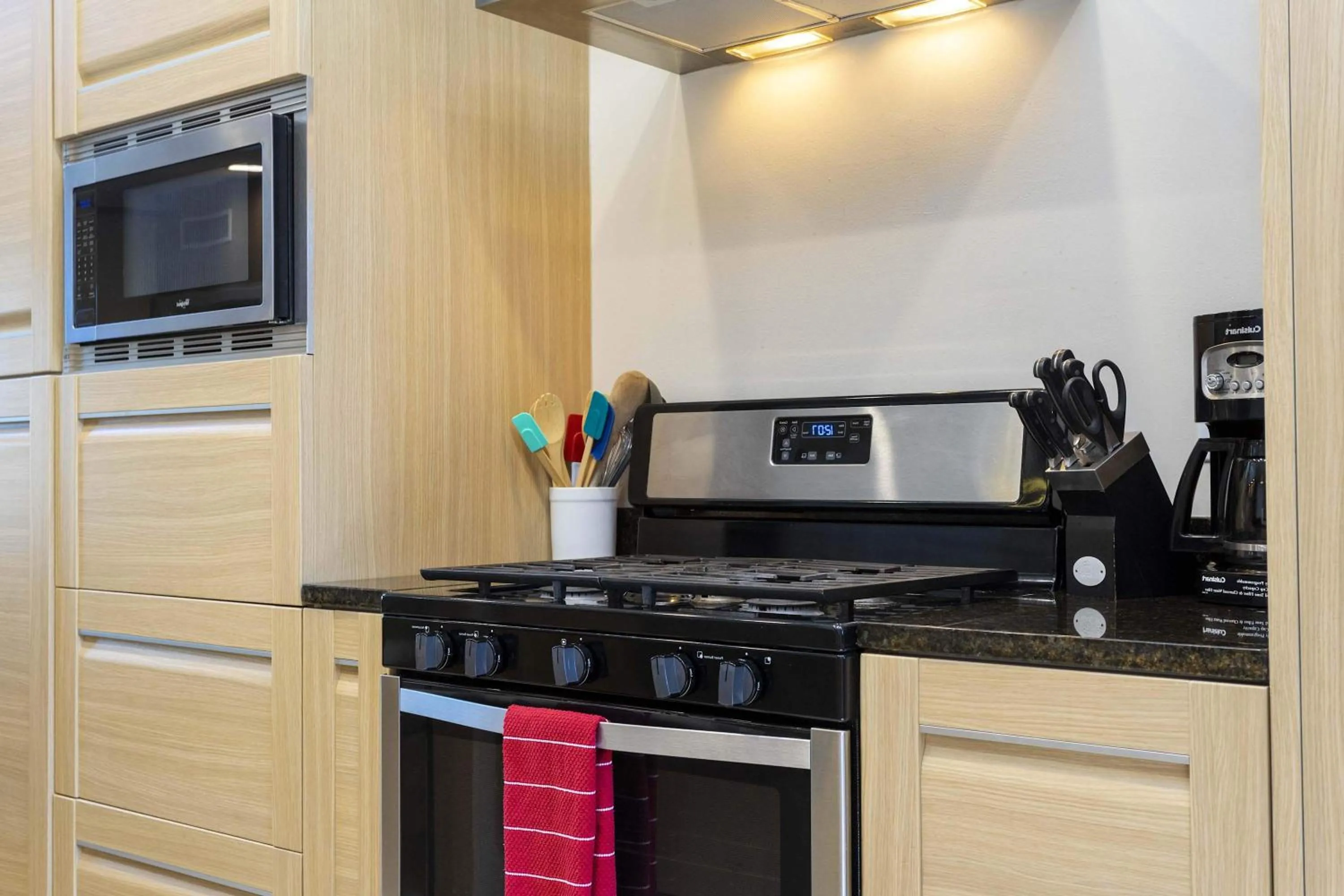 Gorgeous 4 Bd Close to Disney @ Magic Village 3114