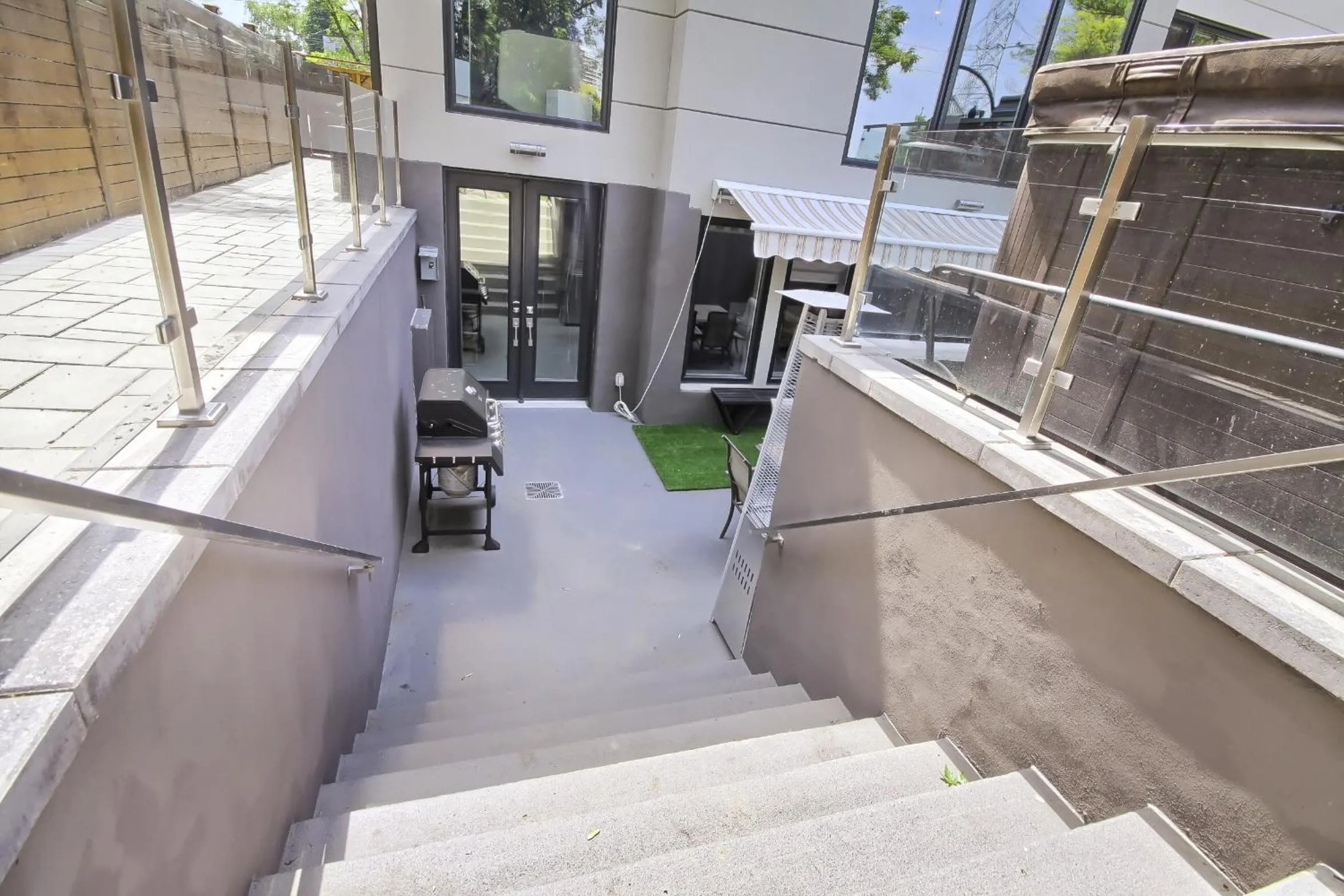 Patio in Charming and Luxurious 2BR+1Bath Guest Suite