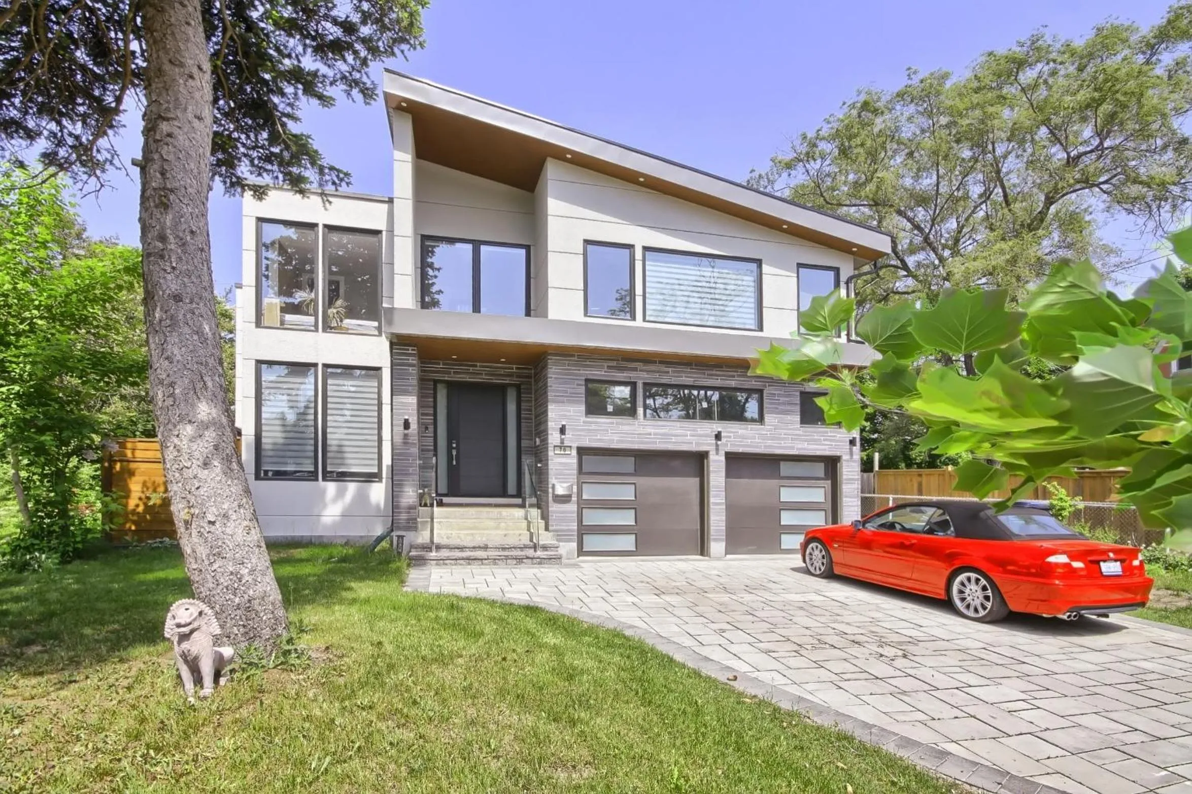 Property building in Charming and Luxurious 2BR+1Bath Guest Suite