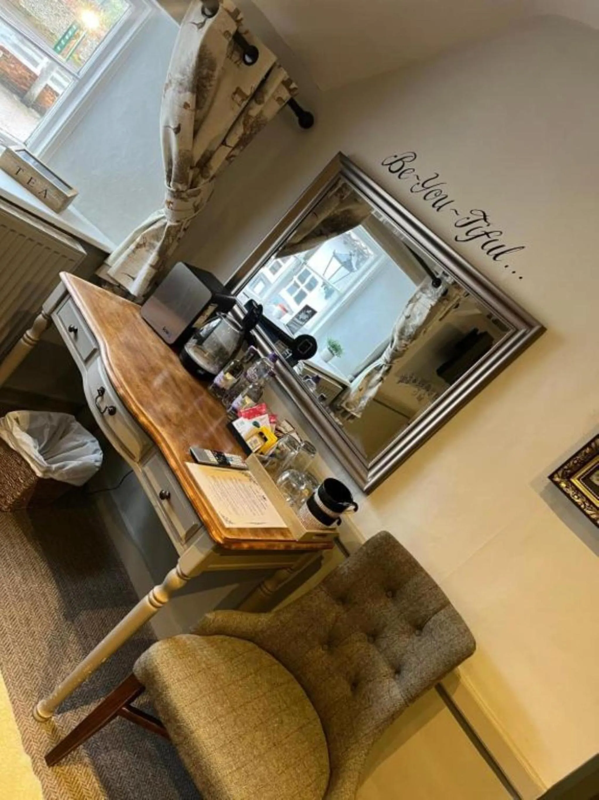 Bedroom in The Crown Inn