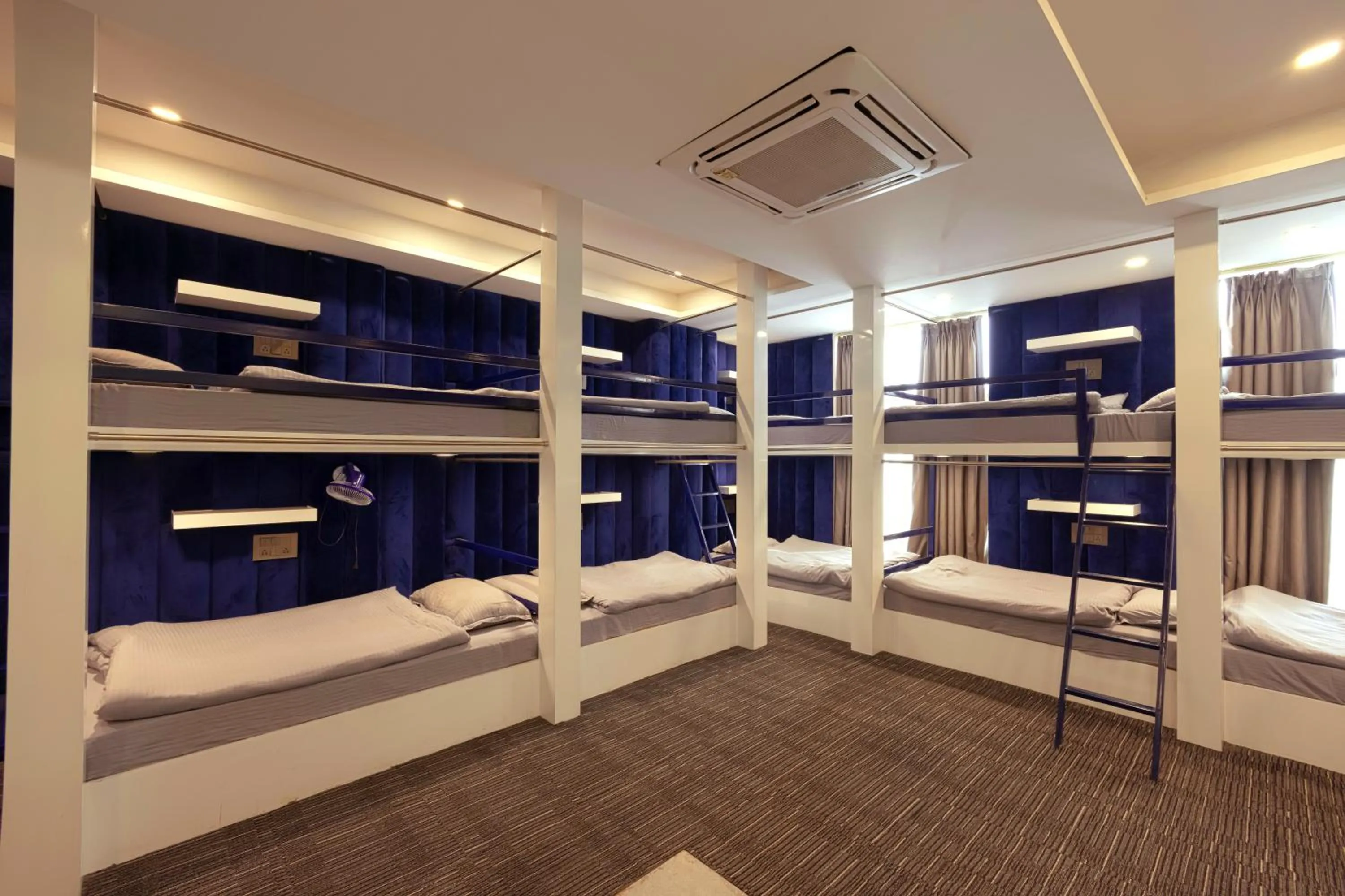 Bed in Hotel Bay Laurel Retreat