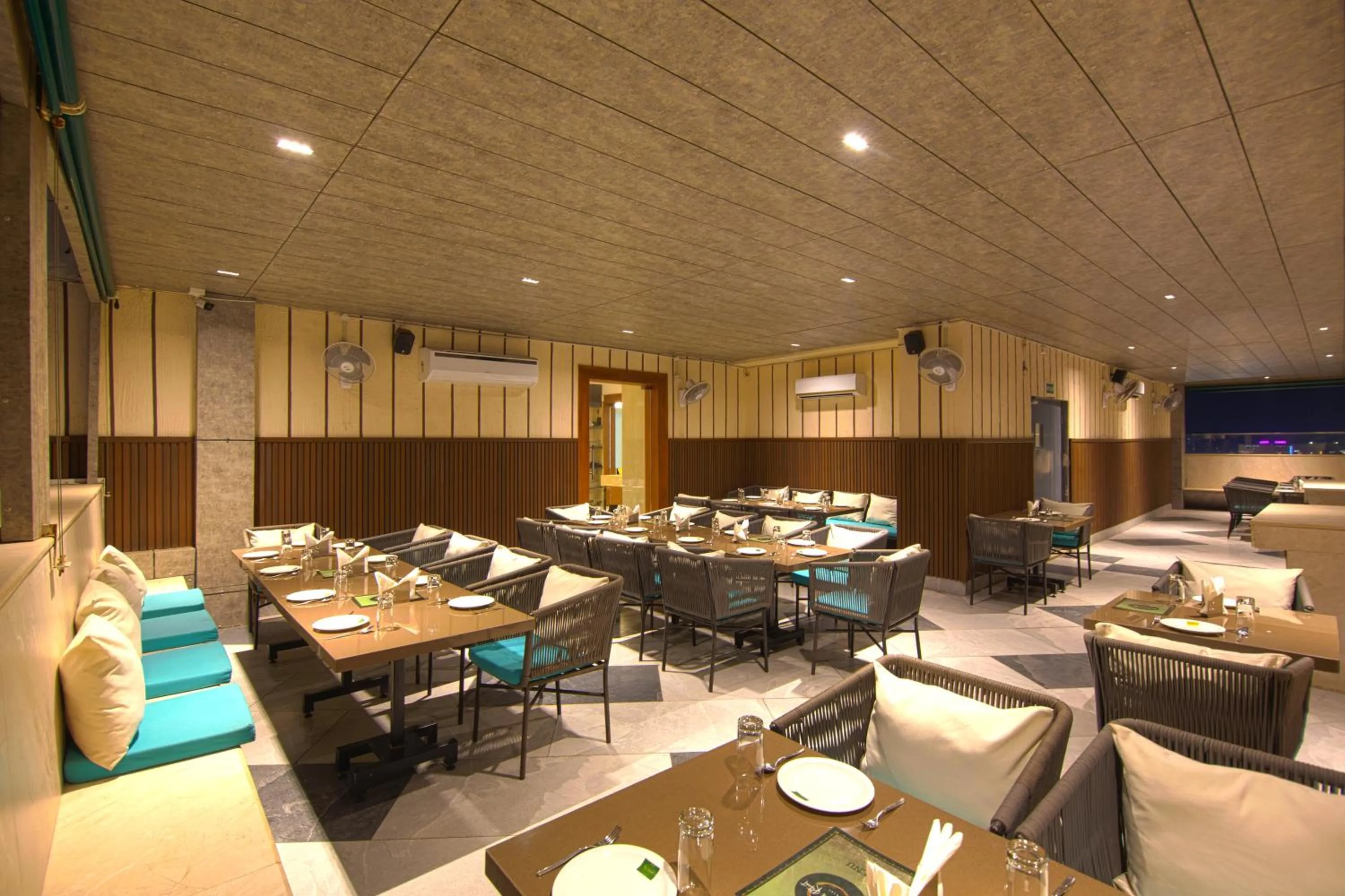 Restaurant/places to eat in Hotel Bay Laurel Retreat